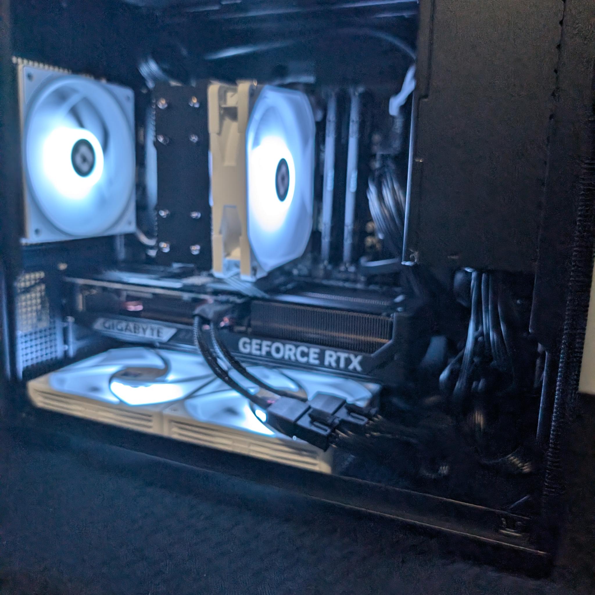 SFF Nvidia Gaming PC RTX 5070-Ryzen 5 7500x3d-32GB DDR5 6000-1 TB NVME mostly new