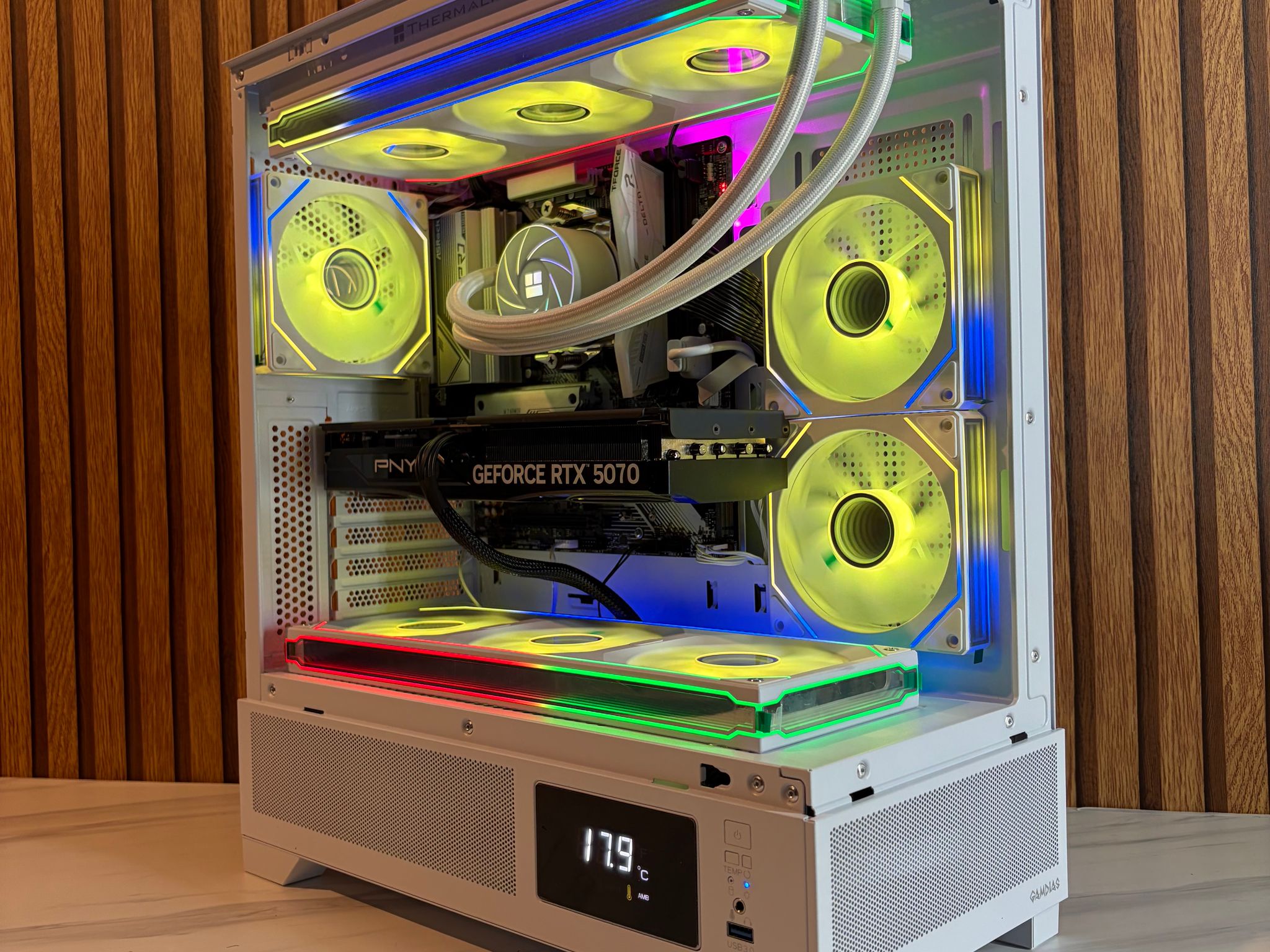 RTX 5070 | RYZEN 5 9600X | 16GB DDR5 | 1TB NVME | 360MM AIO | windows 11 PRO