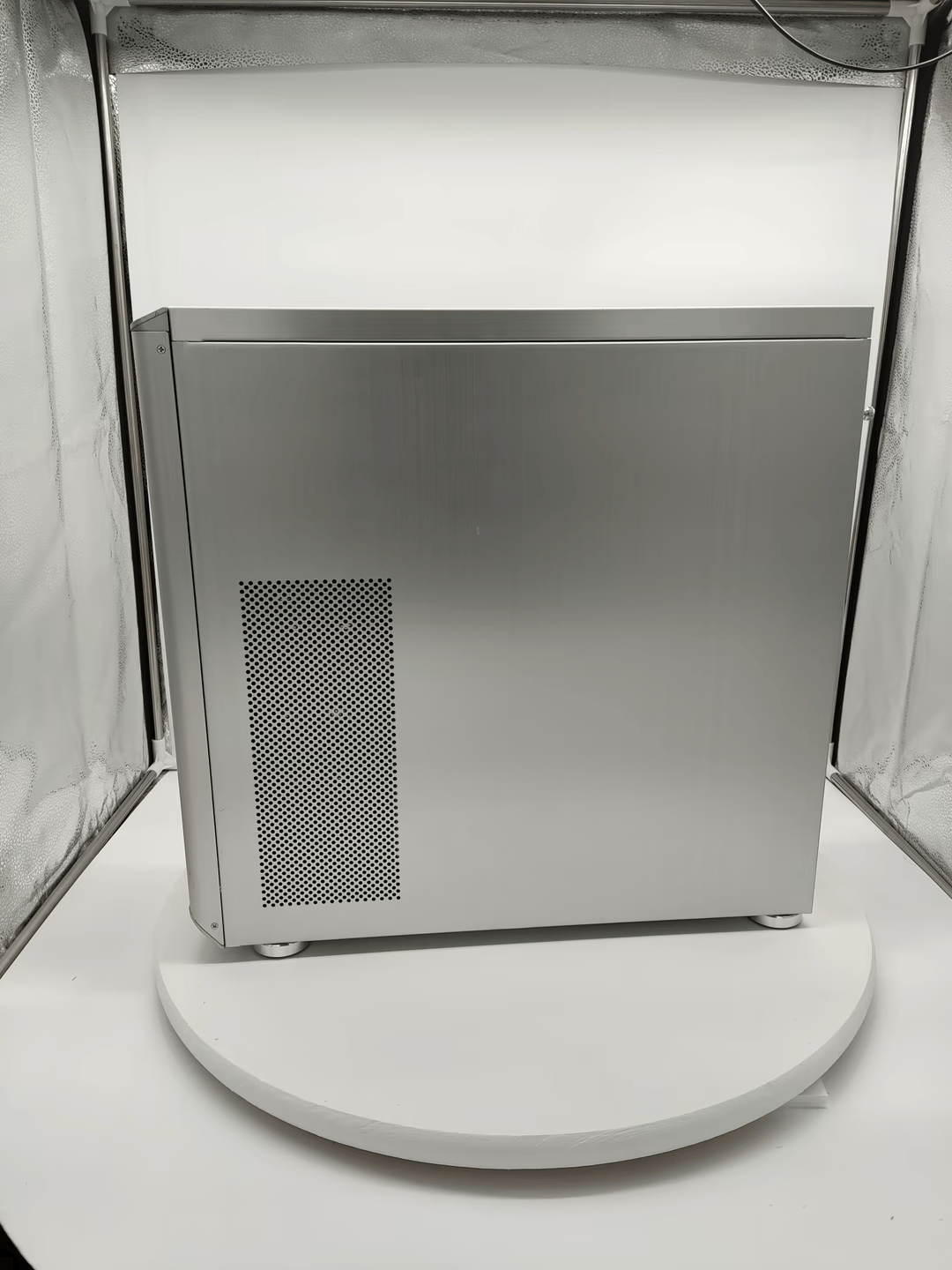 Lian Li PC-Z60 Mid Tower Chassis with 6x SATA Hot Swap Bays