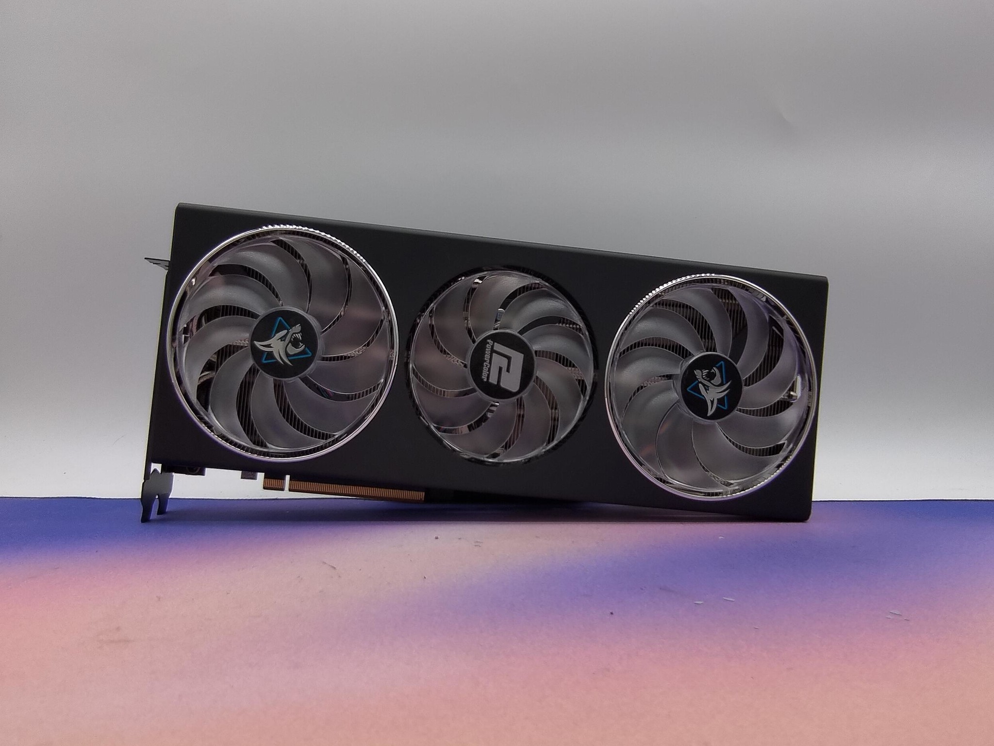 PowerColor Hellhound RX 7700XT