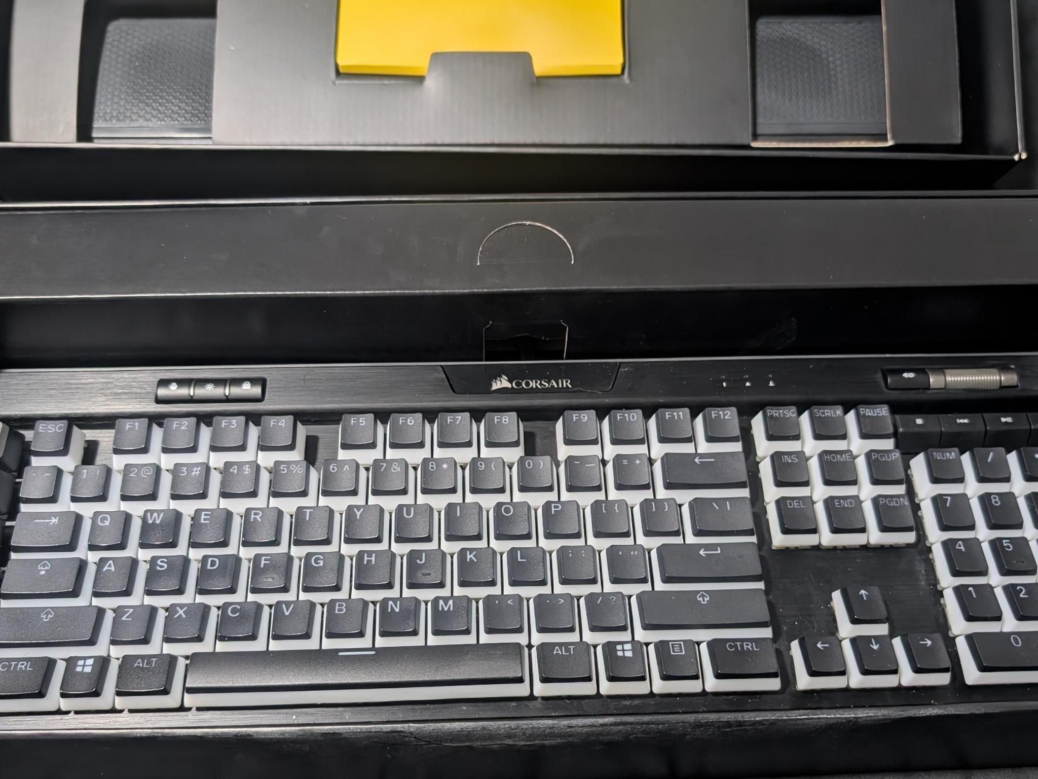 Corsair K95 Platinum RGB