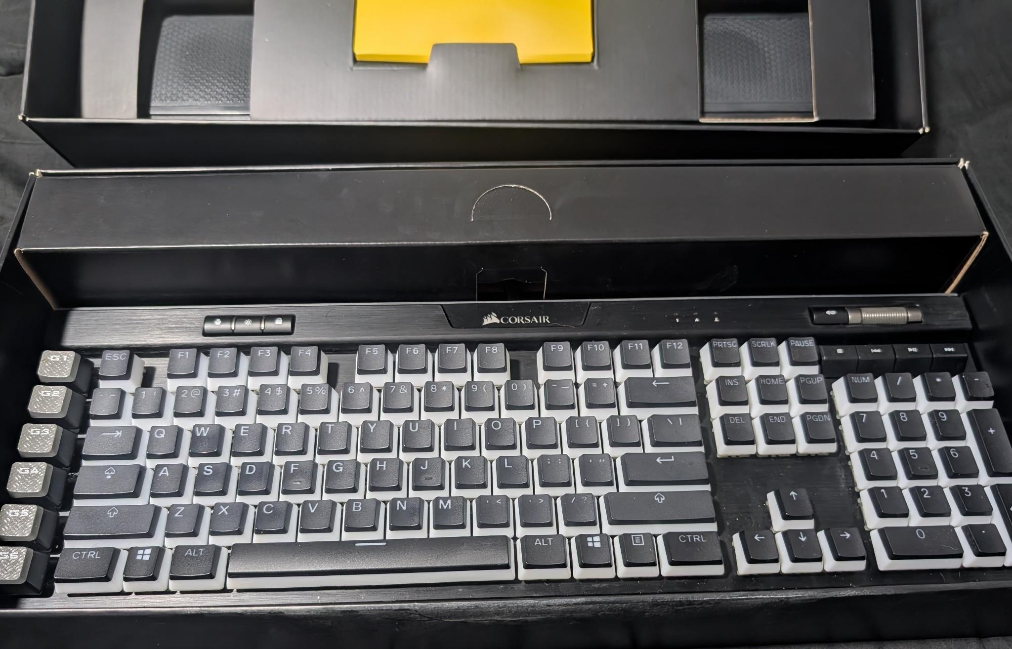 Corsair K95 Platinum RGB
