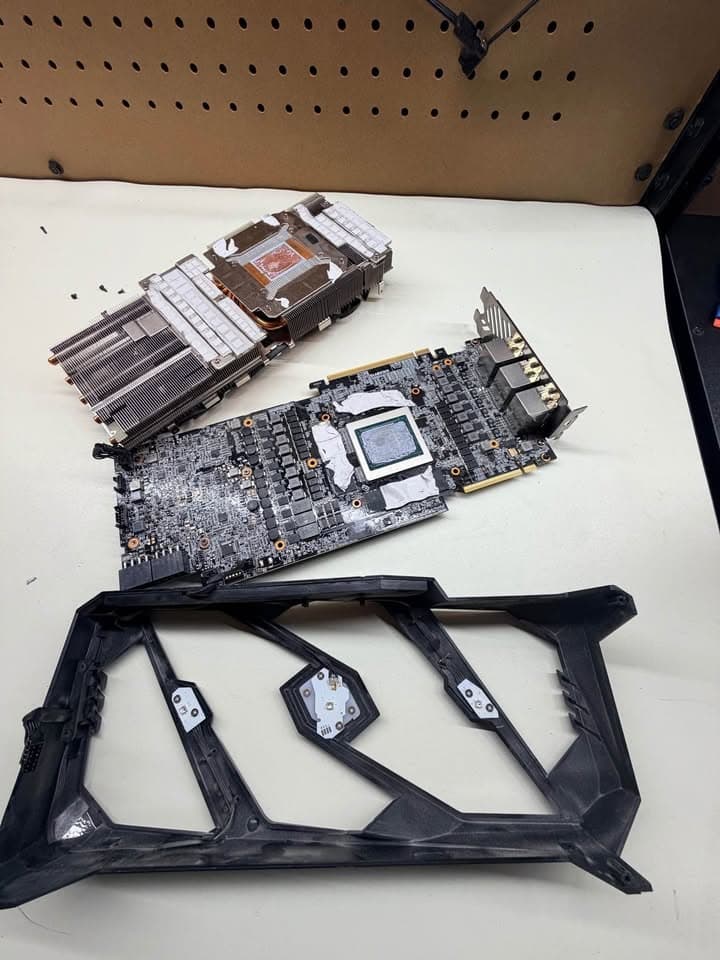 Gigabyte AORUS GeForce RTX 2080 Ti Xtreme 11GB Graphics Card