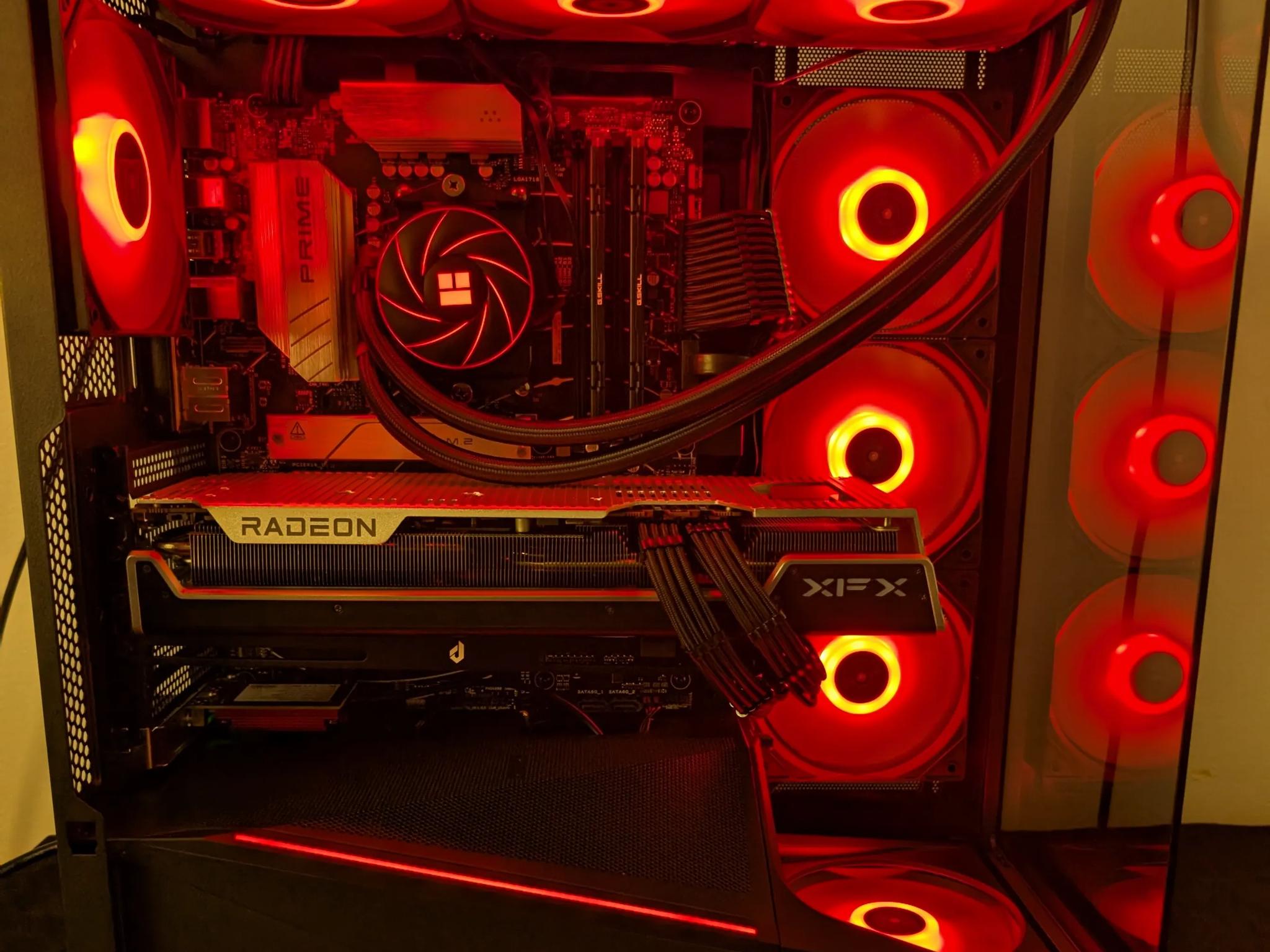 RX 7800 XT - Ryzen 7 9700x - 32 GB DDR5 6000 - 1 TB NVME Liquid Cooled