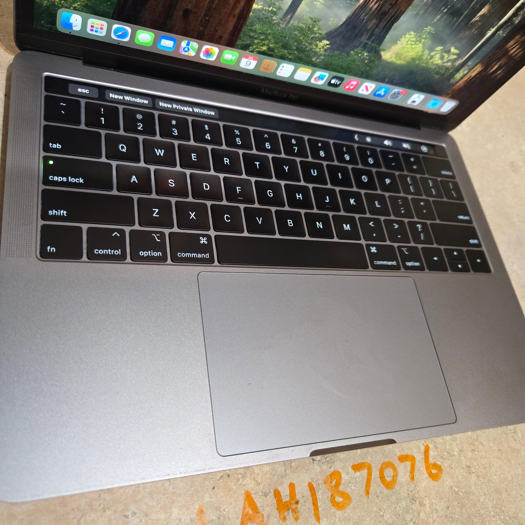 Apple Macbook Pro 13 inch Laptop - 2019 - 128GB SSD - intel i5 - Model A2159