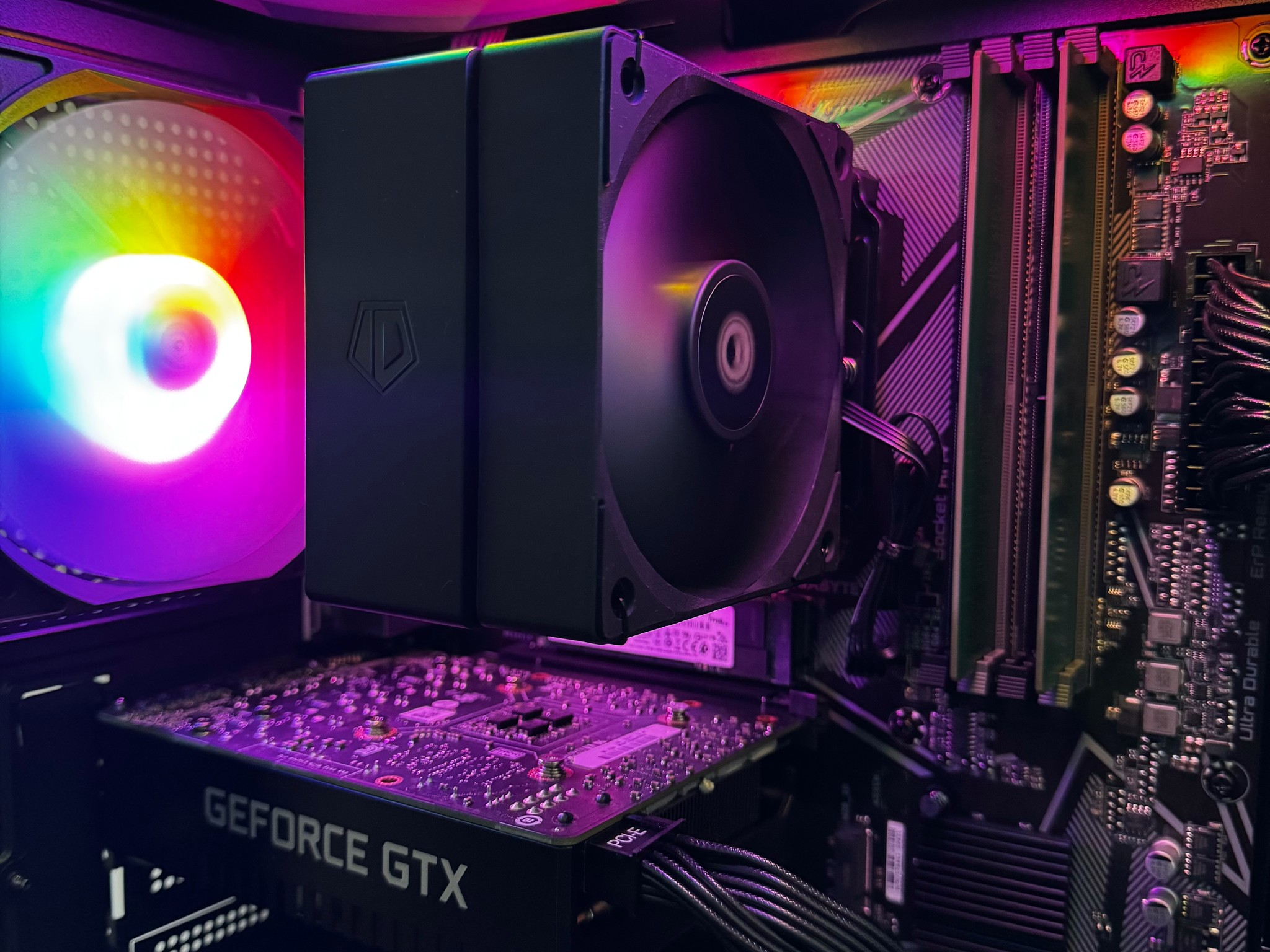 GTX 1660 Ti 6GB / AMD Ryzen 7 2700X / 16GB RAM / 512GB NVMe SSD / 1080p Ready