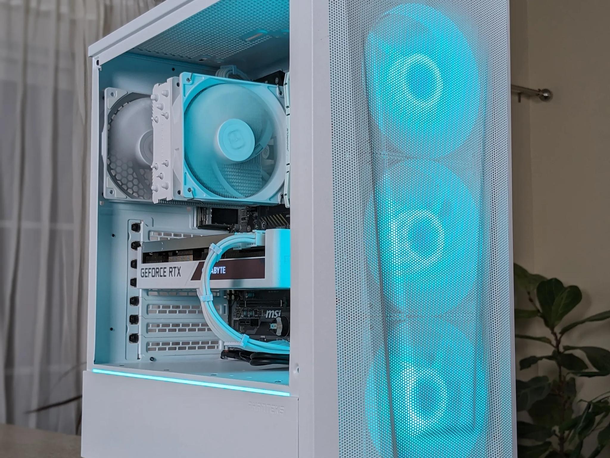 Mid Range All White Gaming PC - Ryzen 5 5600 - RTX 3070