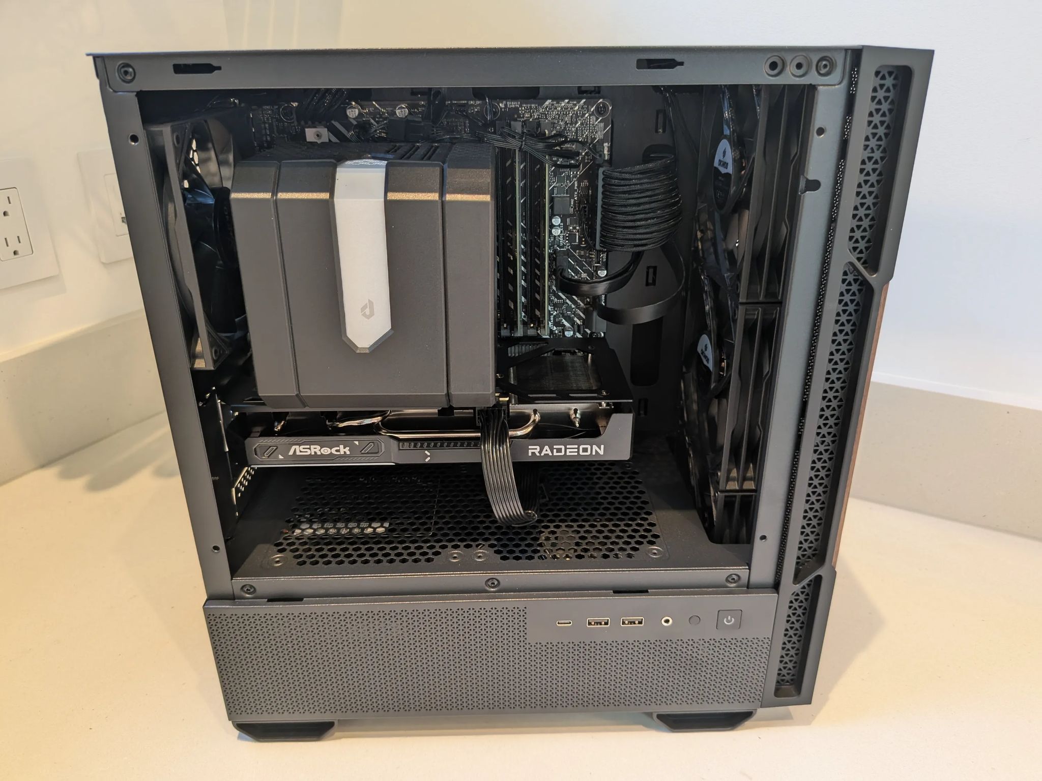 Wood Chopper - RX 9060 XT 16GB, Intel Core i5 12600, 32 GB RAM, 2 TB Gen 4 NVME