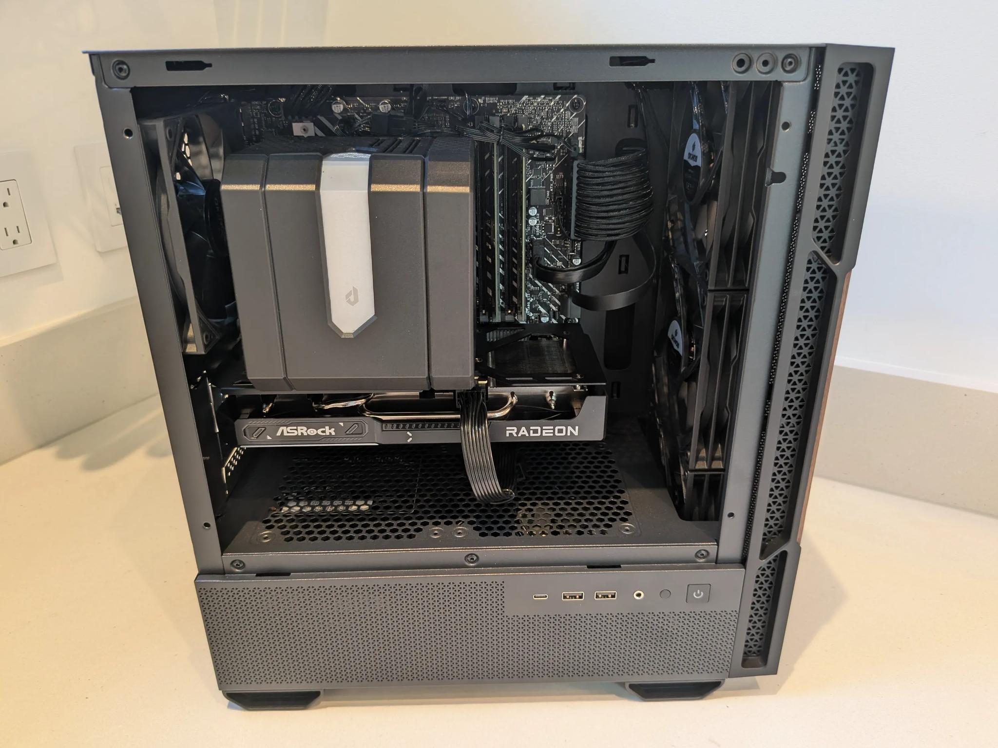 Wood Chopper - RX 9060 XT 16GB, Intel Core i5 12600, 32 GB RAM, 2 TB Gen 4 NVME