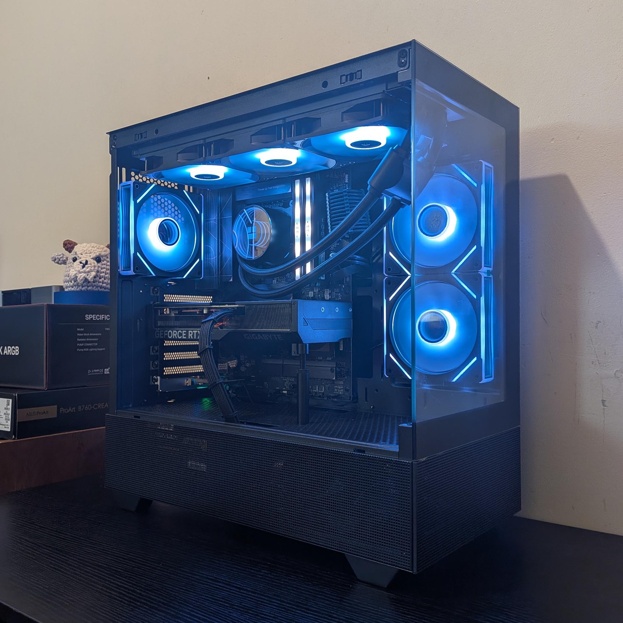 🔥🐦‍⬛ 1440p Gaming Beast | RTX 4070Ti | i7 12700KF | 2TB SSD | 32GB RAM | WiFi 6 & Bluetooth 🐦‍⬛🔥