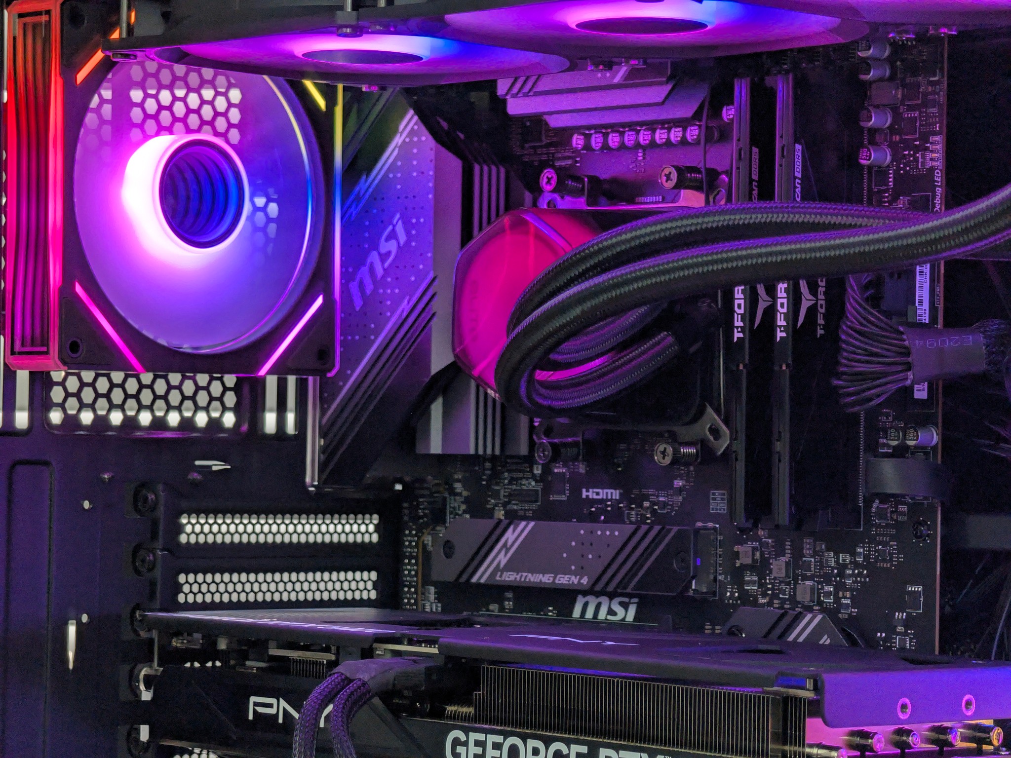 🩵🖤Ryzen 7 7800x3D | RTX 5070 | 32GB DDR5 | 2TB SSD | Gaming PC🖤🩵