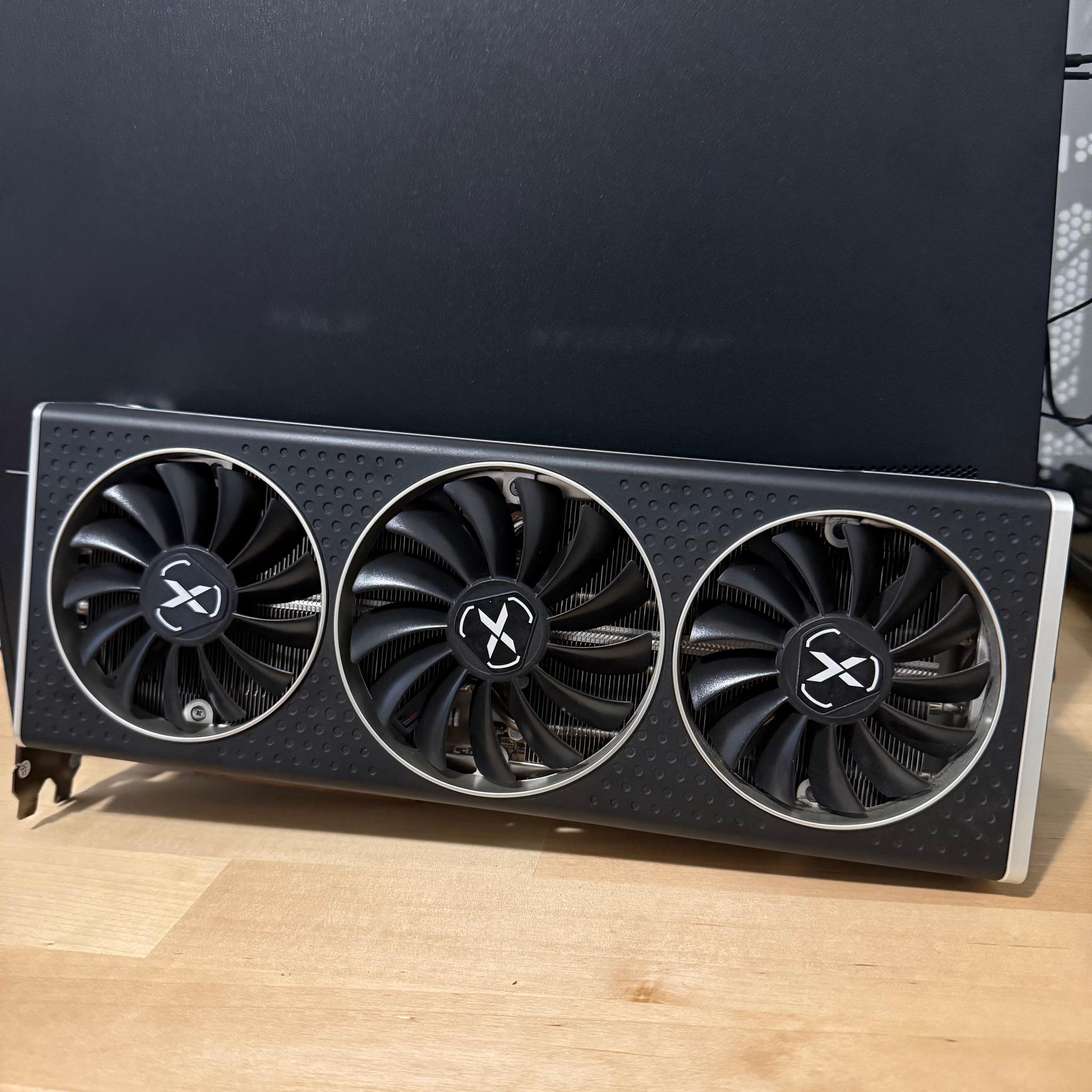 XFX SPEEDSTER QICK 319 Radeon RX 6700 XT ULTRA Gaming 12GB GDDR6 Graphics Card
