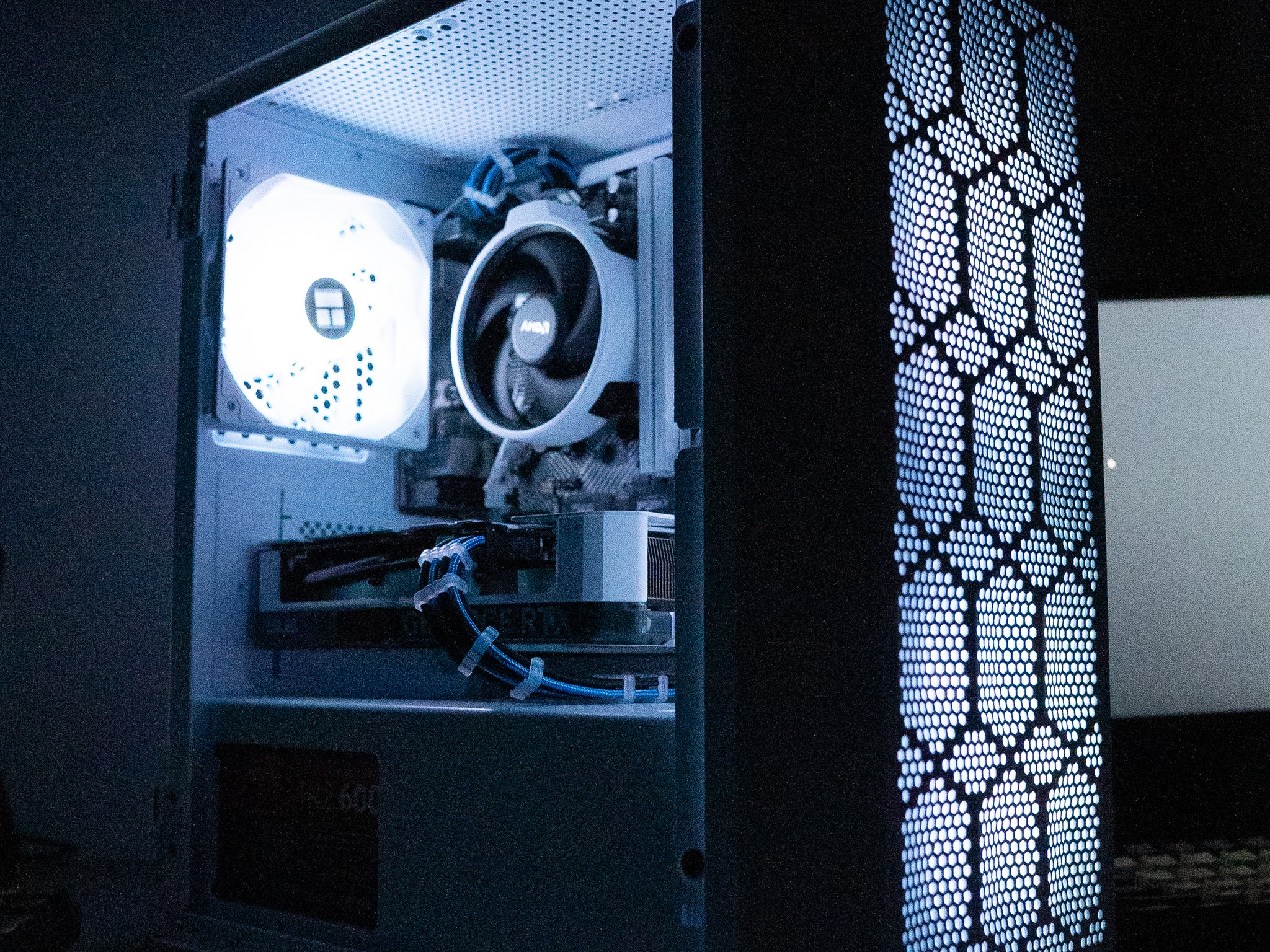 ❄️🌨 | ASUS RTX 4060 | RYZEN 5 5500 | 16GB DDR4 RAM | 1TB | Arctic Freeze 4.0