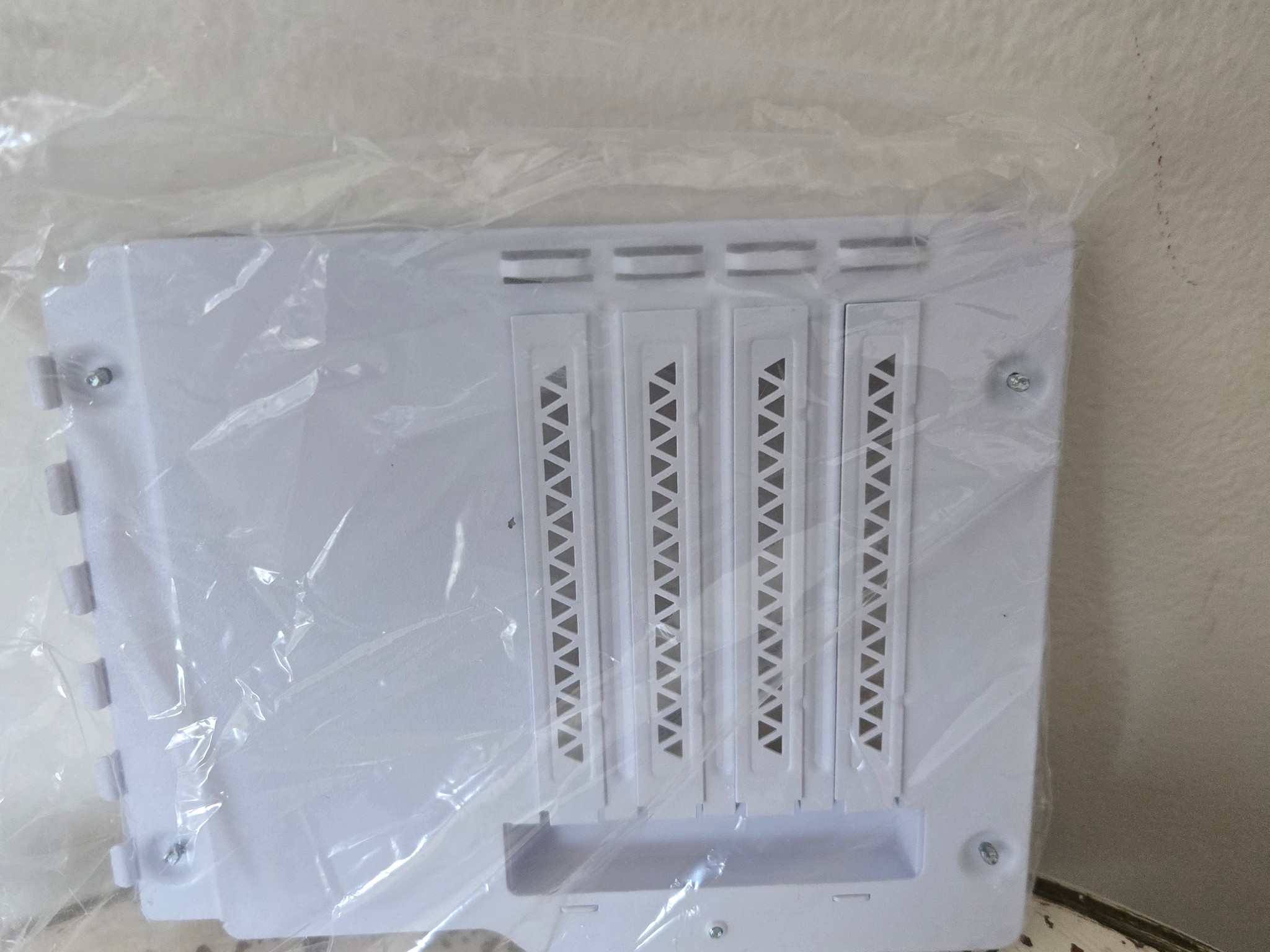 XPG Invader X Vertical Mount Kit & Replacement PCIe Covers - White