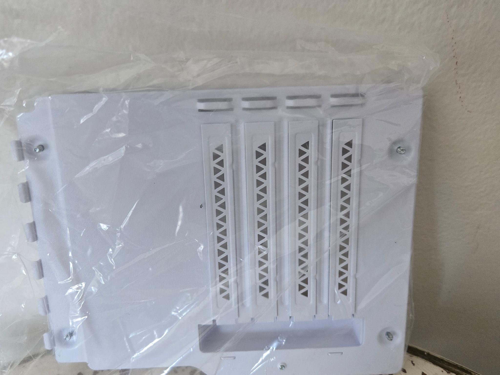 XPG Invader X Vertical Mount Kit & Replacement PCIe Covers - White