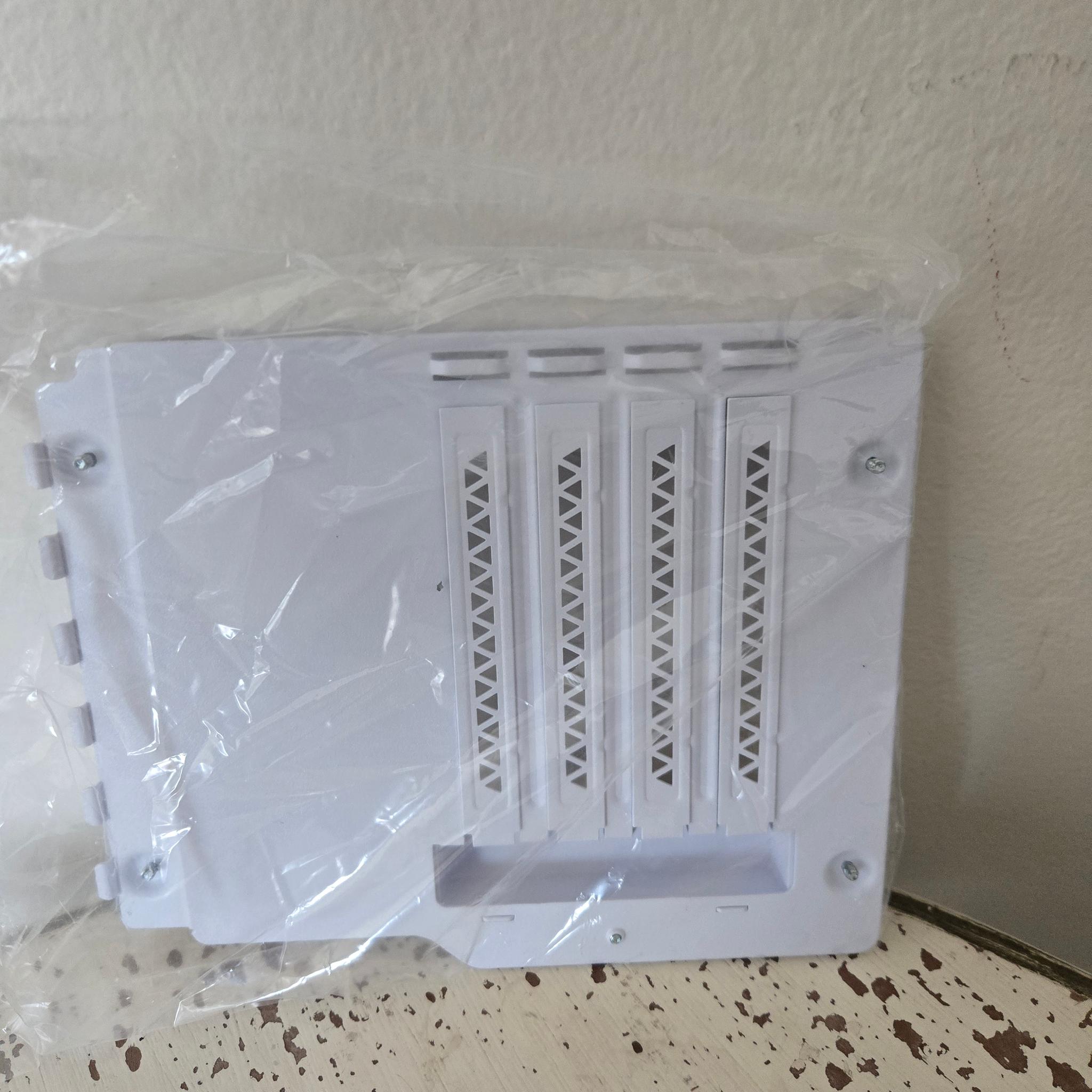 XPG Invader X Vertical Mount Kit & Replacement PCIe Covers - White