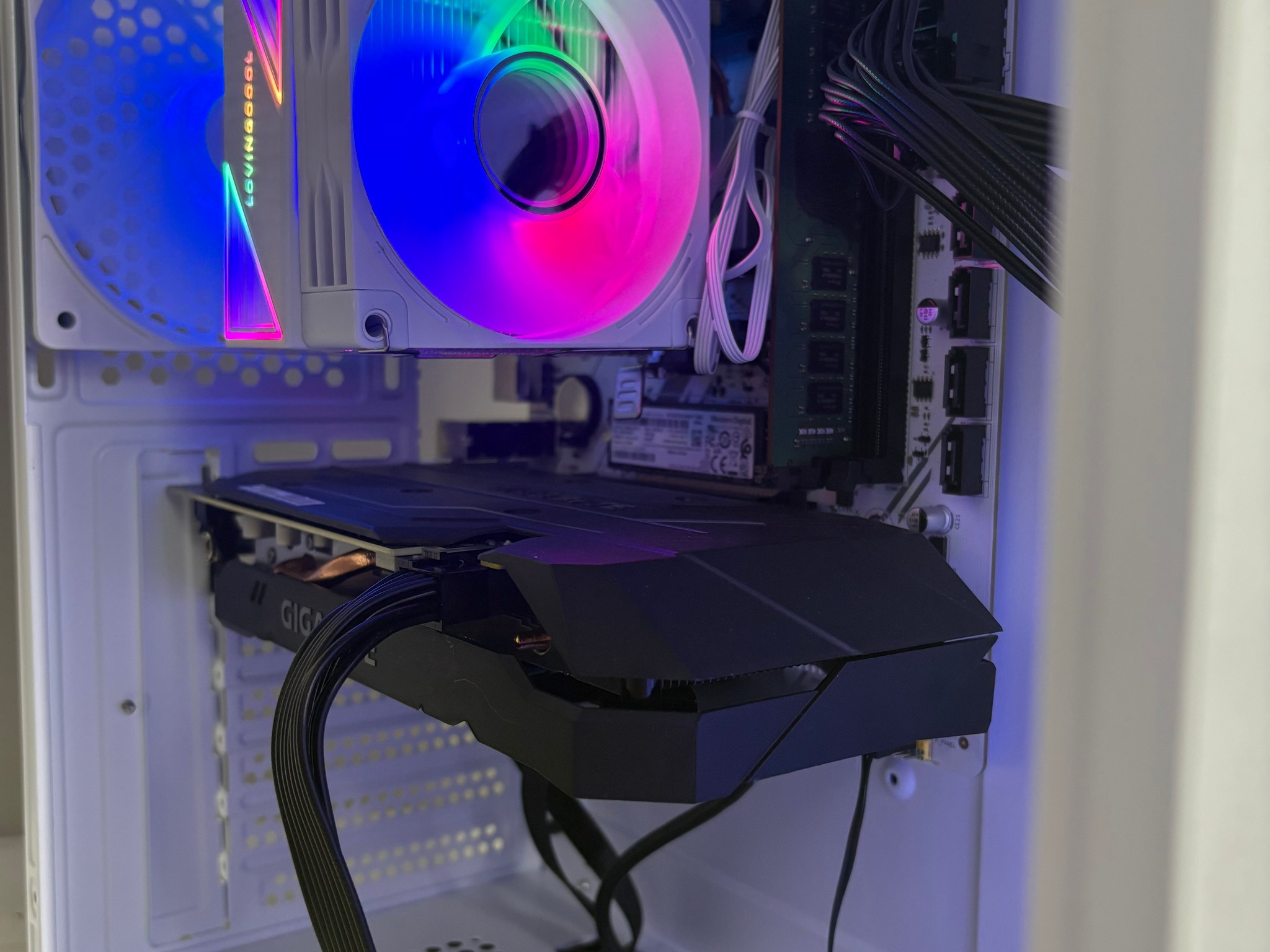 //Frost Gaming PC (V2)// - Ryzen 7 2700, RTX 2060, 16GB Ram, 500GB SSD