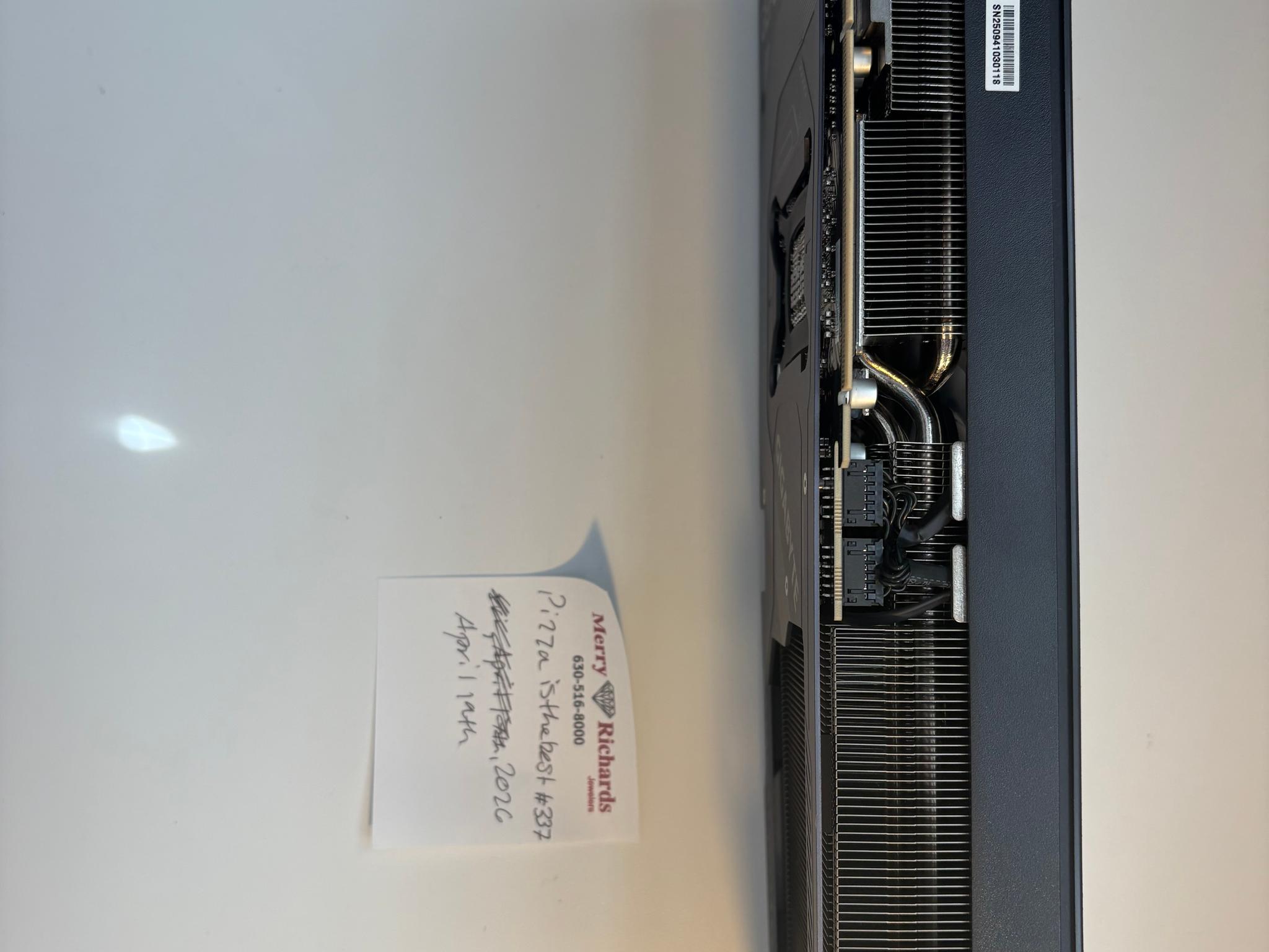 GIGABYTE GeForce RTX 5070 GAMING OC 12G
