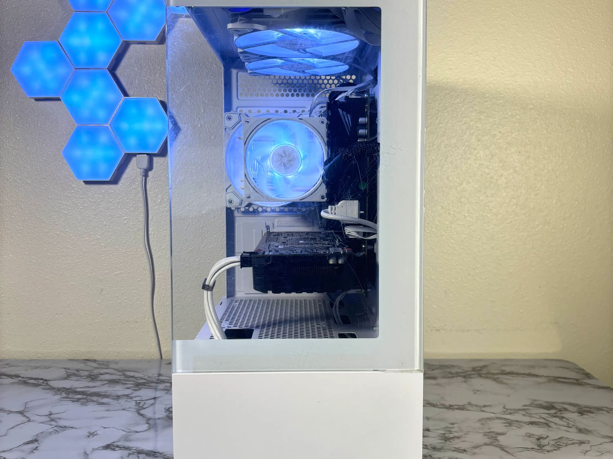 ⚪️⚪️ | Ryzen 5 2600 + GTX 1070 8GB | 16GB | WiFi INCLUDED