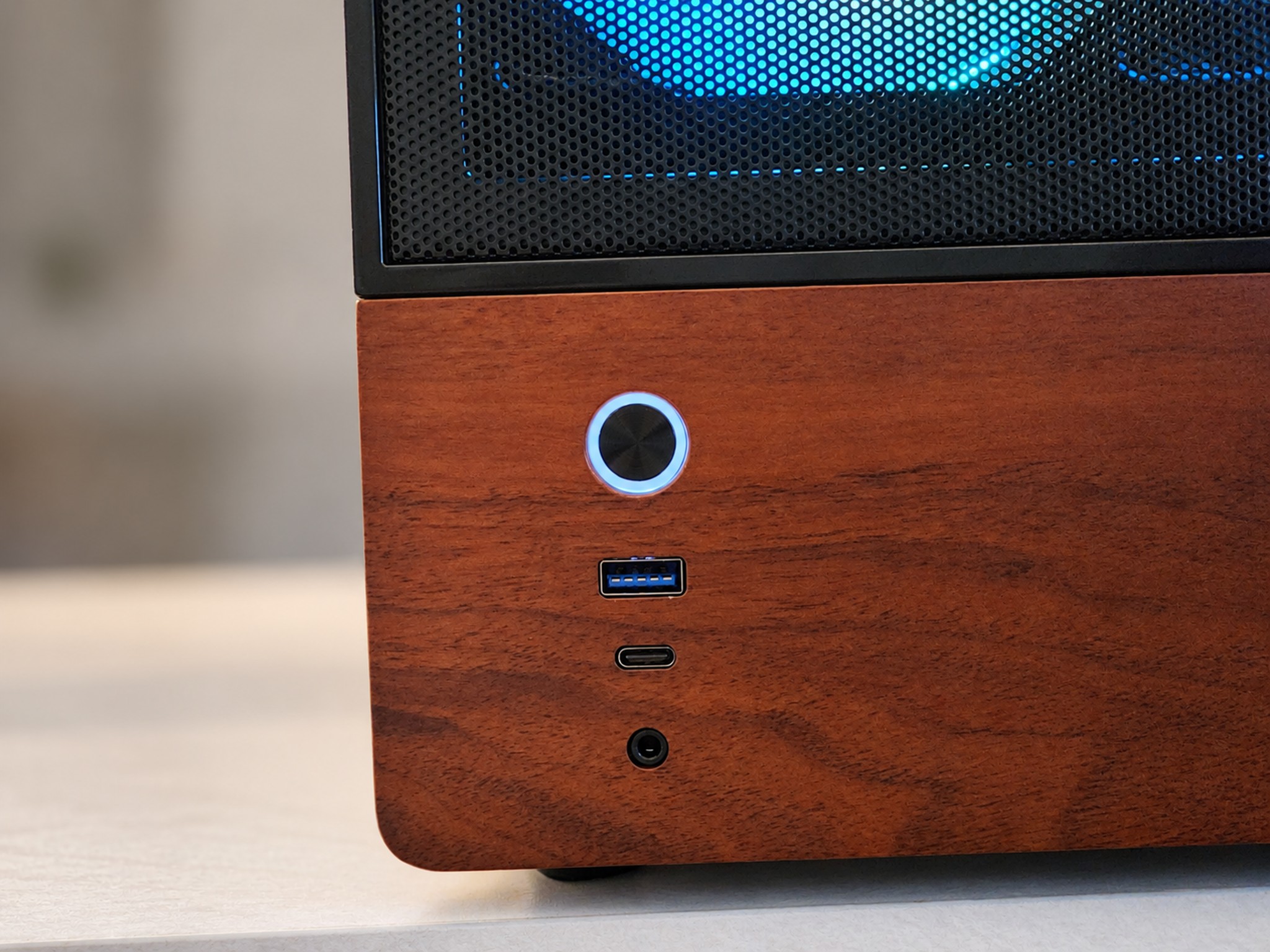 RX 9060 XT 16GB Compact 1440p Gaming PC | Ryzen 5 5600X3D | 32GB RAM | 1TB Total NVMe | Nikita Volt