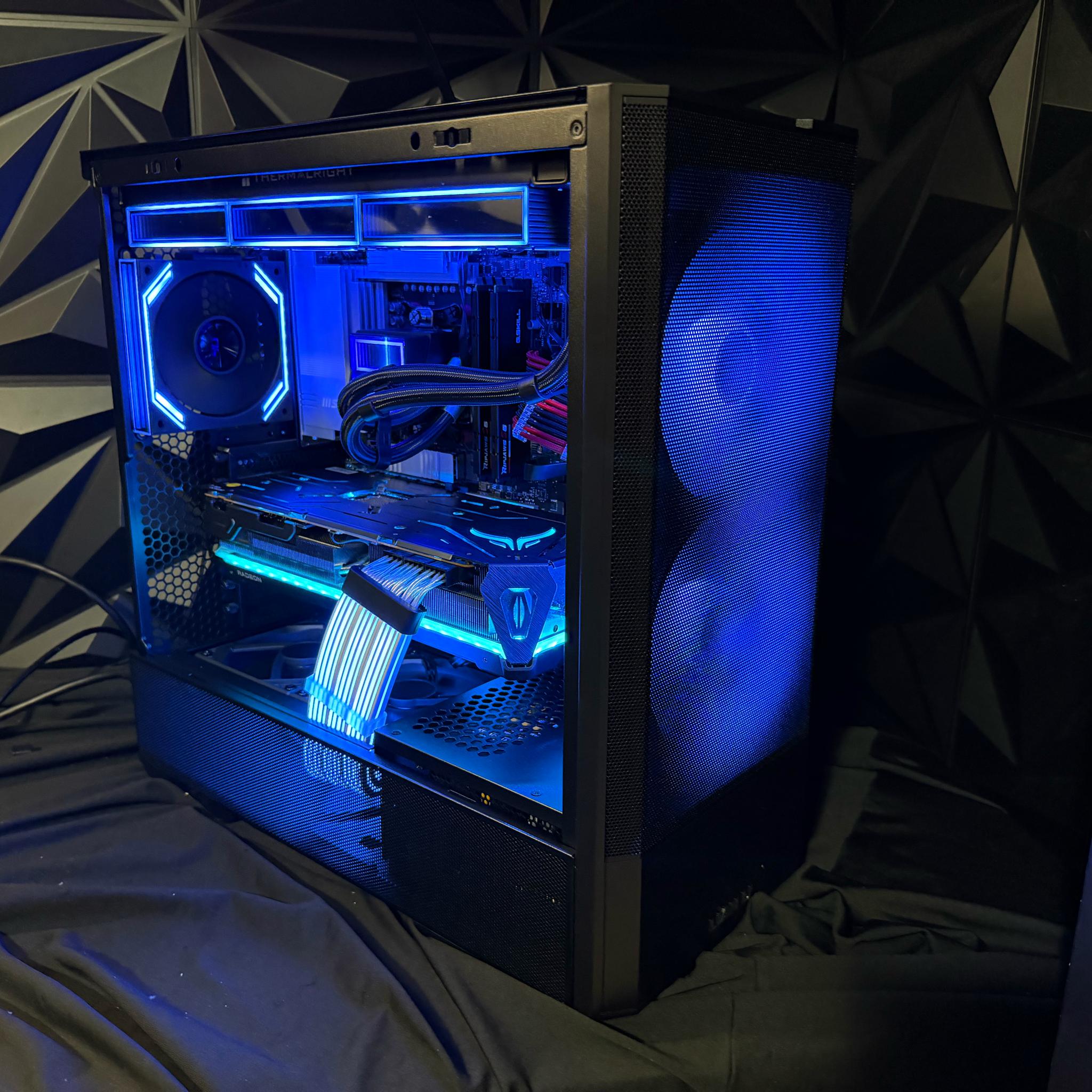 🩸🔥 BLOOD PRISM 79 🔥🩸Ryzen 9 7900X| 7900XTX 24 GB| 64 GB DDR5| 4 TB NVMe| 850W PSU