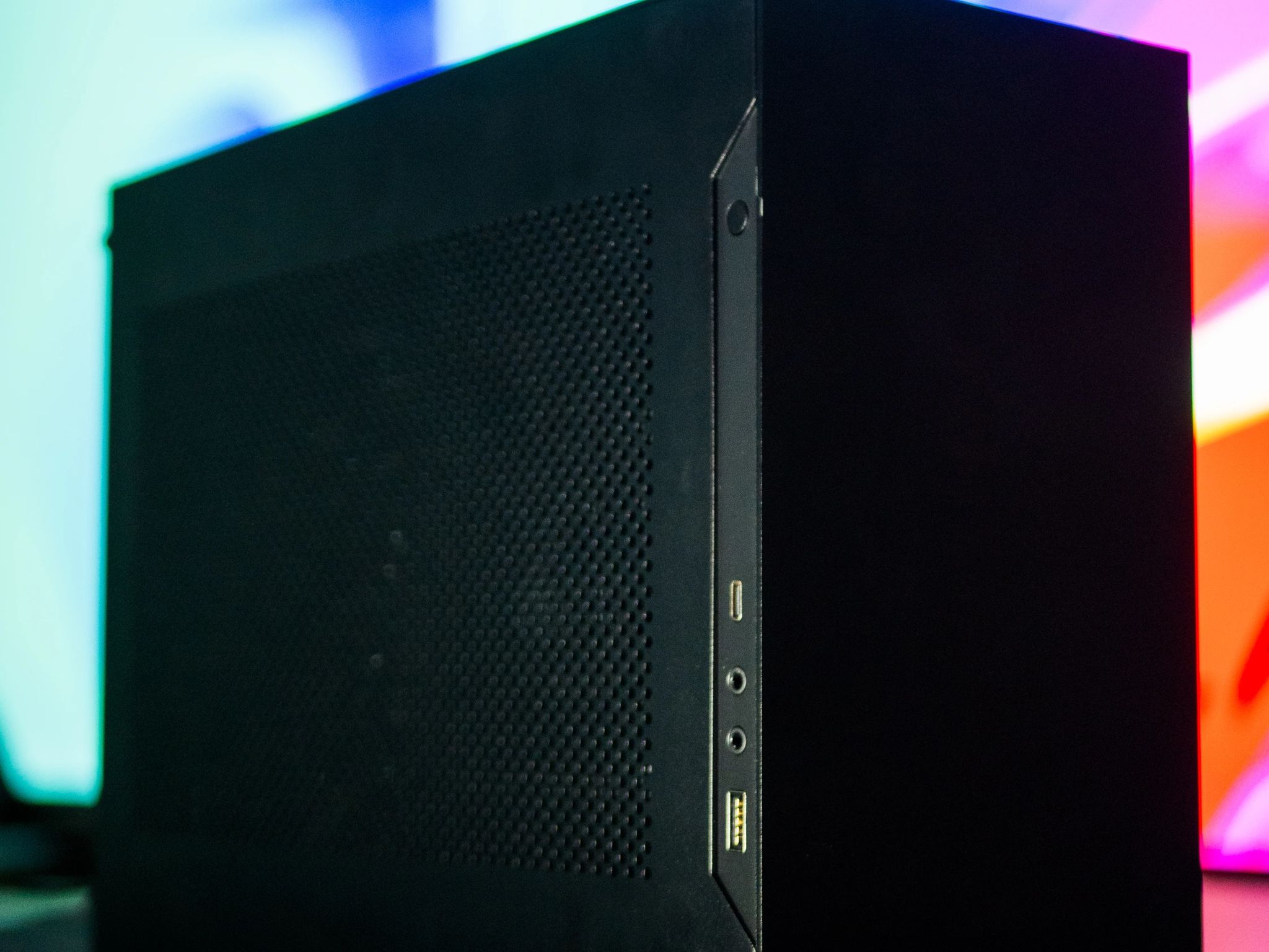 RTX 5080 | 9800X3D | 32GB | SFF - 32GB DDR5 6000MHZ - 2TB SSD - 1100W Platinum+ PSU