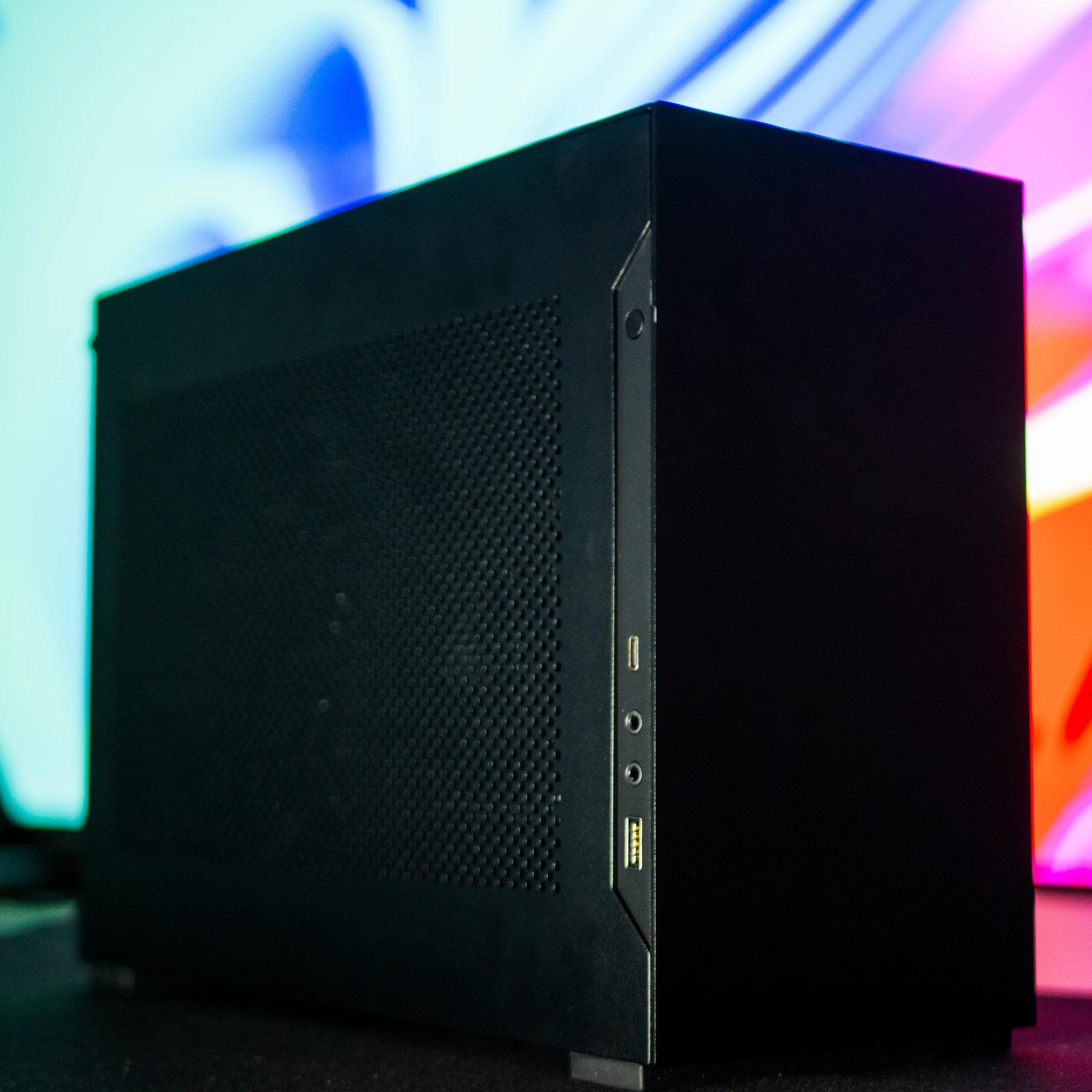 RTX 5080 | 9800X3D | 32GB | SFF - 32GB DDR5 6000MHZ - 2TB SSD - 1100W Platinum+ PSU