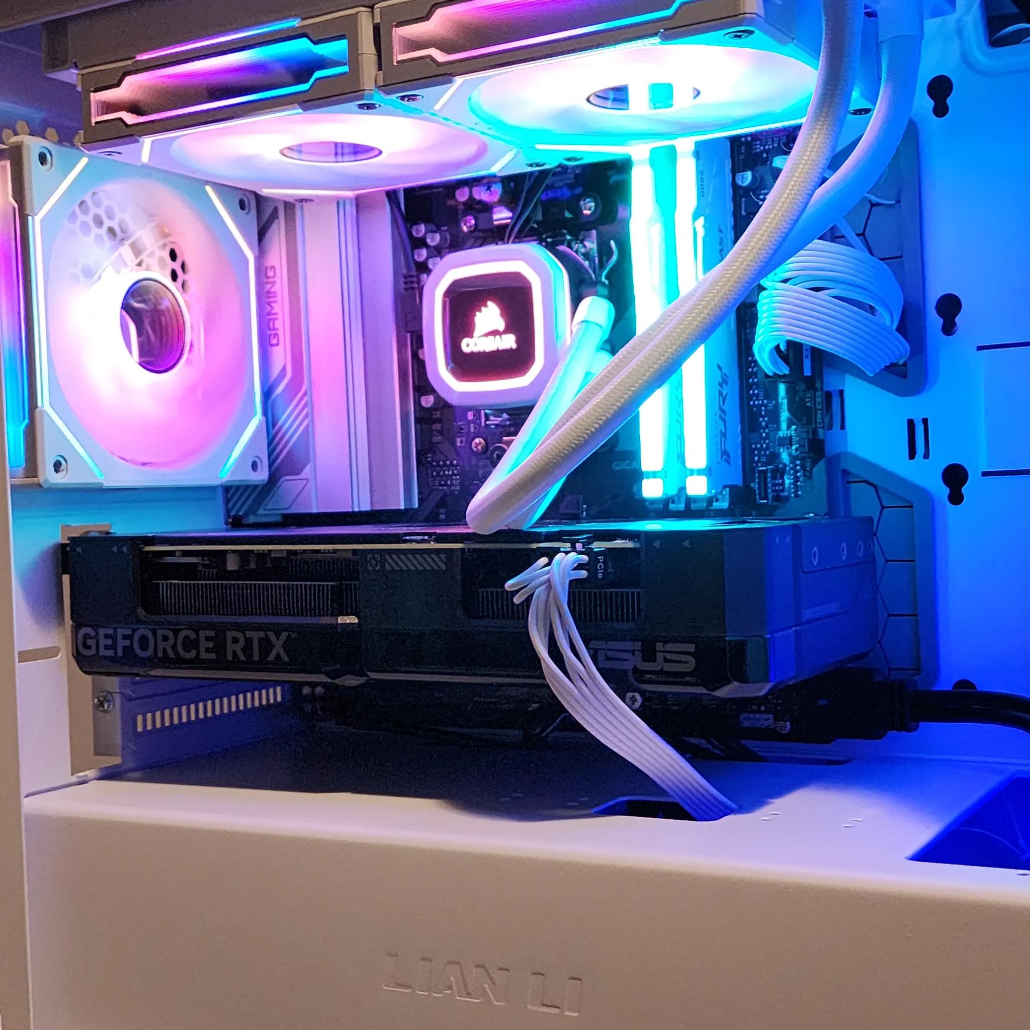 💥Versatile White PC💥 RTX 4070 | Ryzen 7 7700X | 32GB DDR5 | 1TB NVME M.2 | Windows 11 Pro
