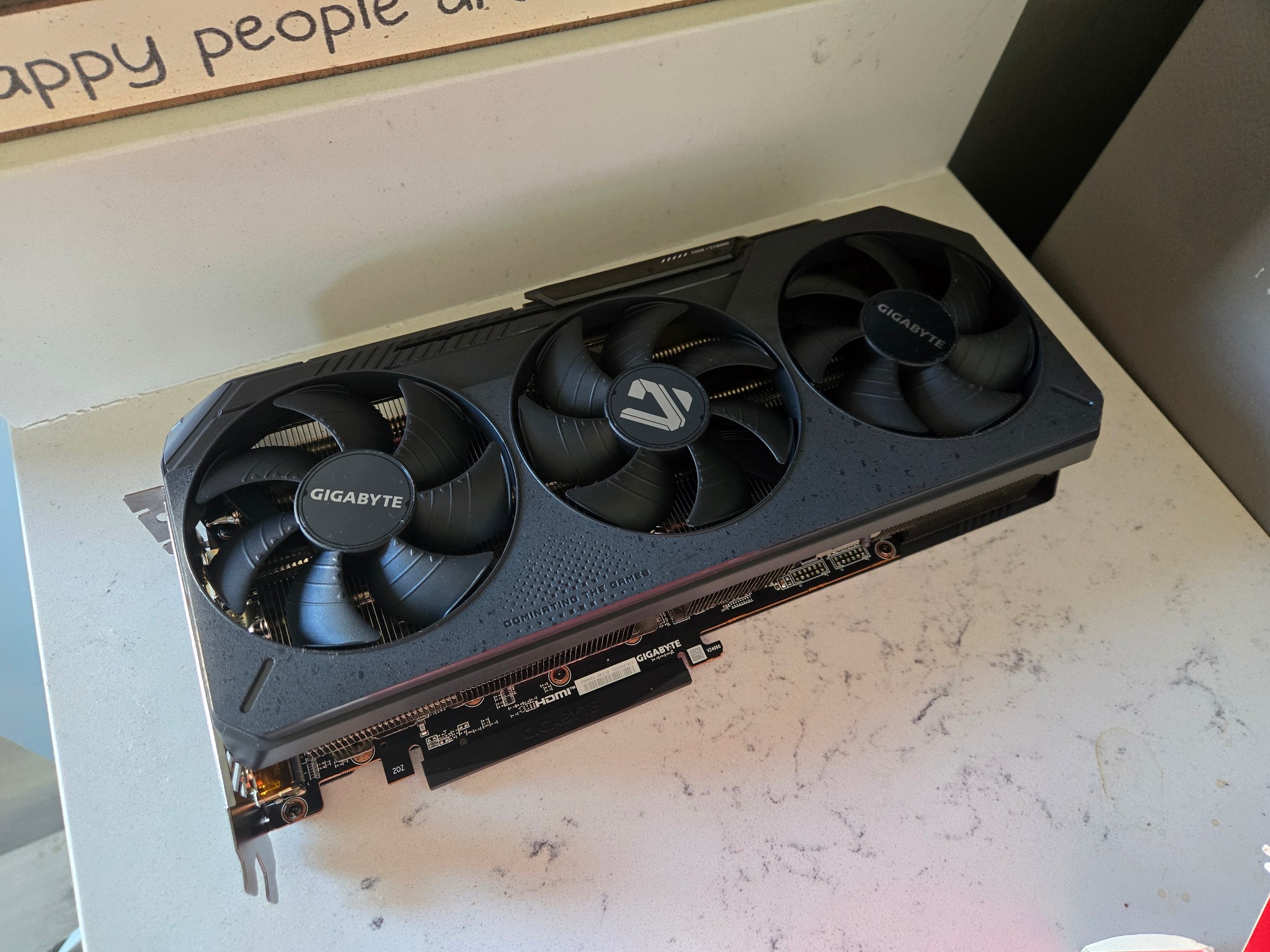 GIGABYTE RX 9070 XT GAMING OC 16G