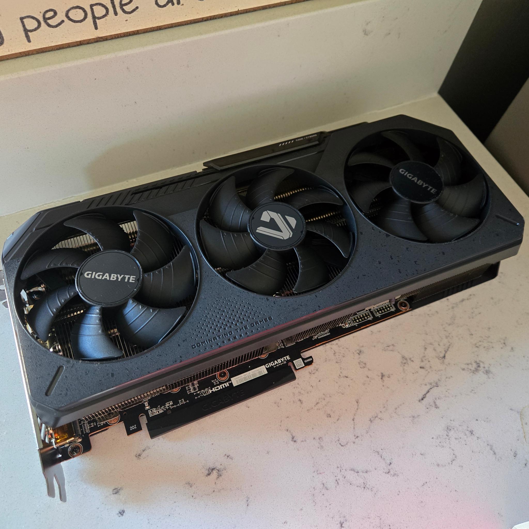 GIGABYTE RX 9070 XT GAMING OC 16G
