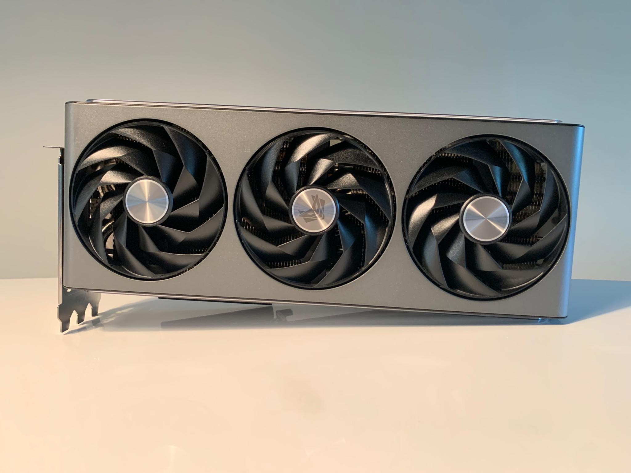 RX 7900XTX: Open Box Saphire Nitro+