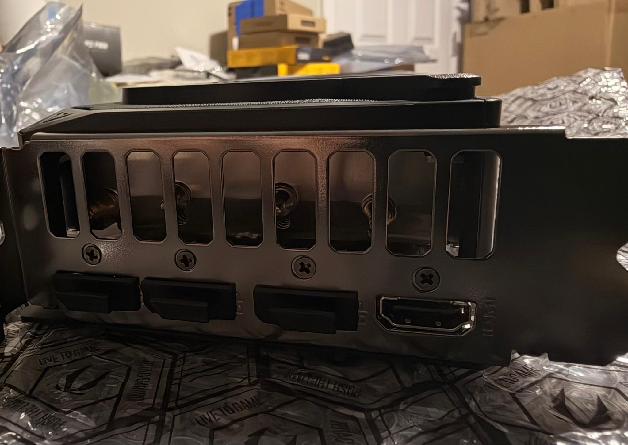 GIGABYTE GeForce RTX 5070 WINDFORCE OC SFF 12G - Image 4