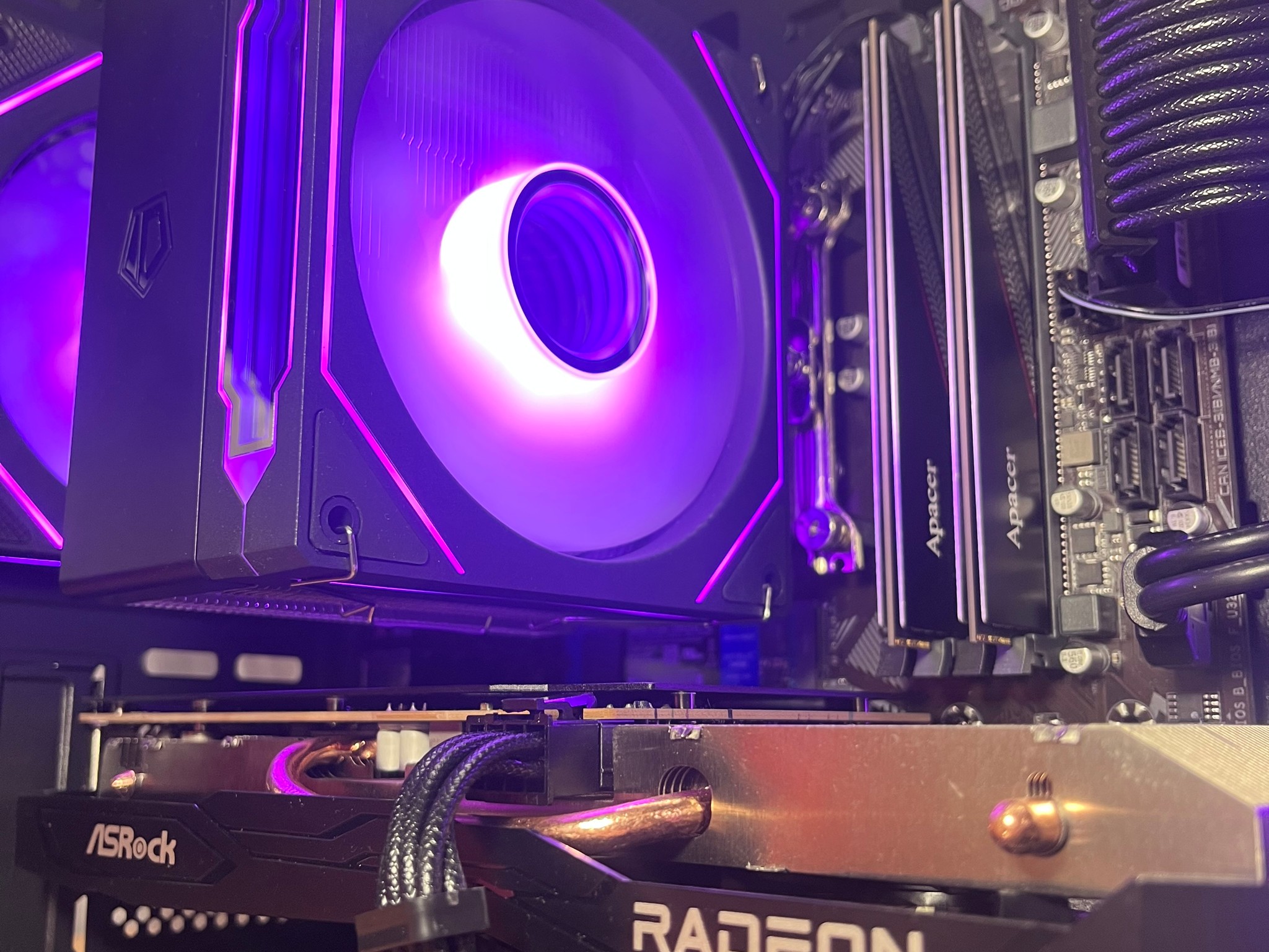 RX 6600 | i5 10400F | 16GB RAM | Gaming PC