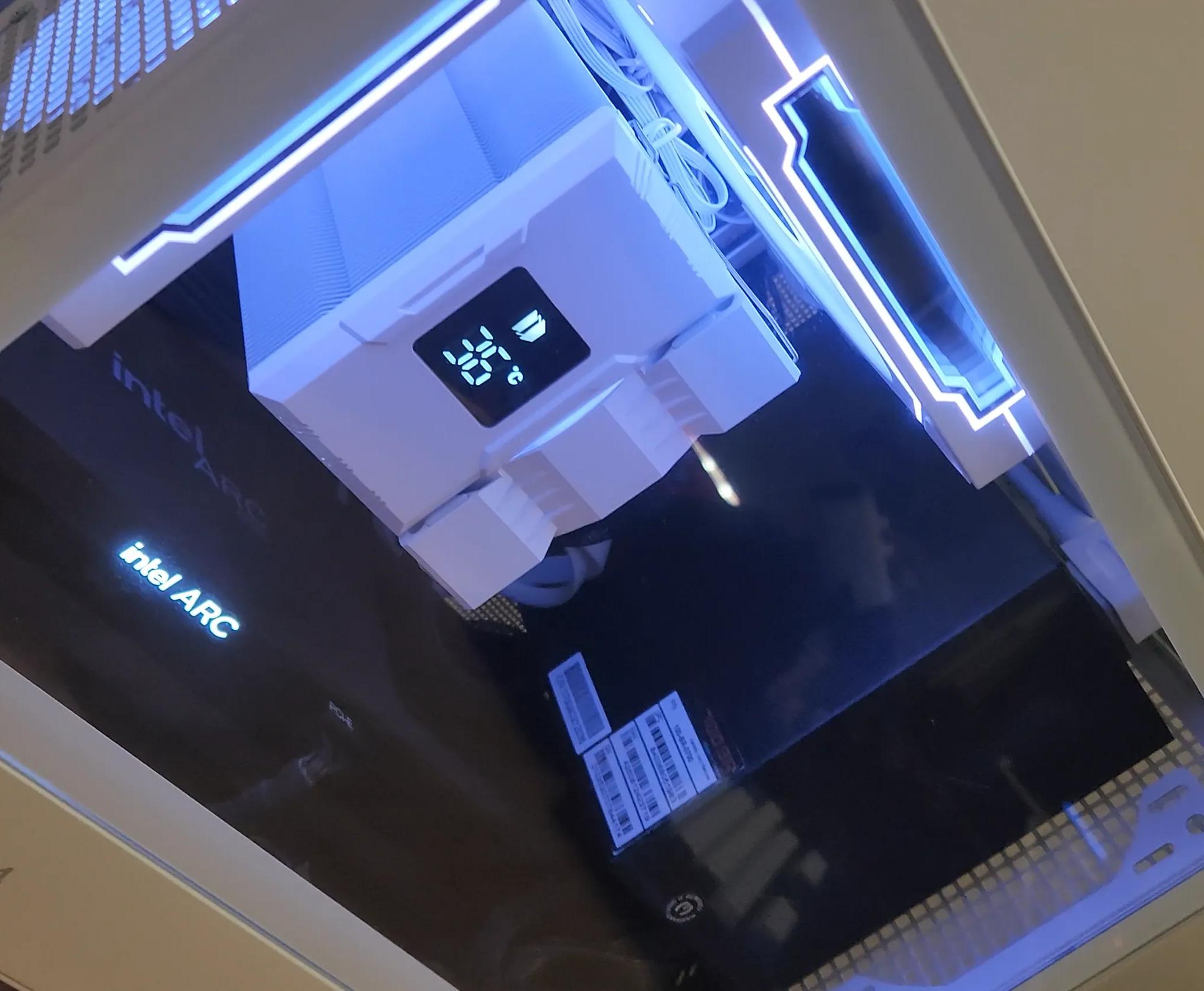 🎮 Small But Mighty – 5800X3D + Arc B580 ITX Build, Game-Ready