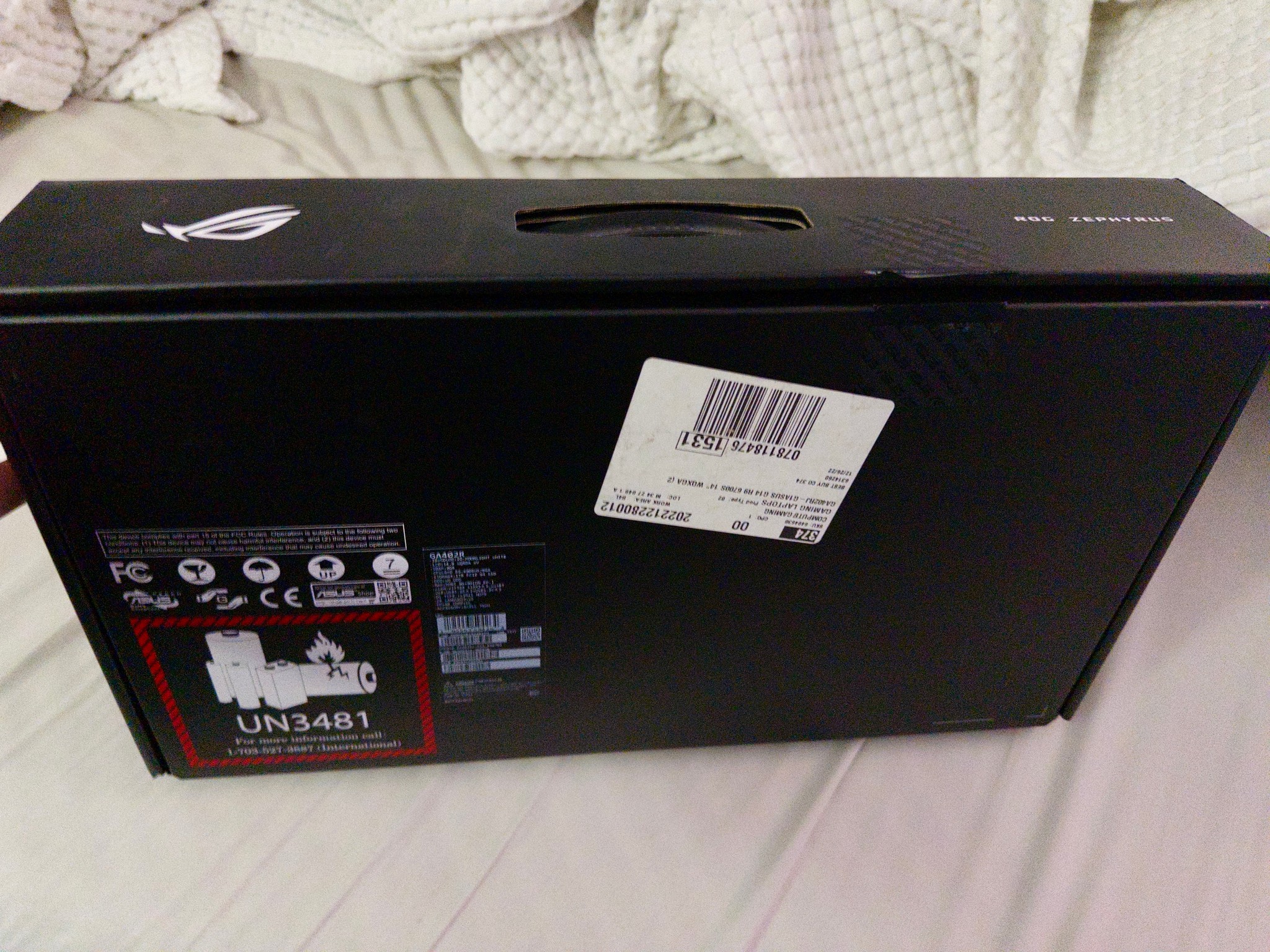 ASUS ROG Zephyrus G14 14" Gaming Laptop, Ryzen 9 6900HS, RX 6700S, 16GB RAM, 1TB SSD, White, (2022)