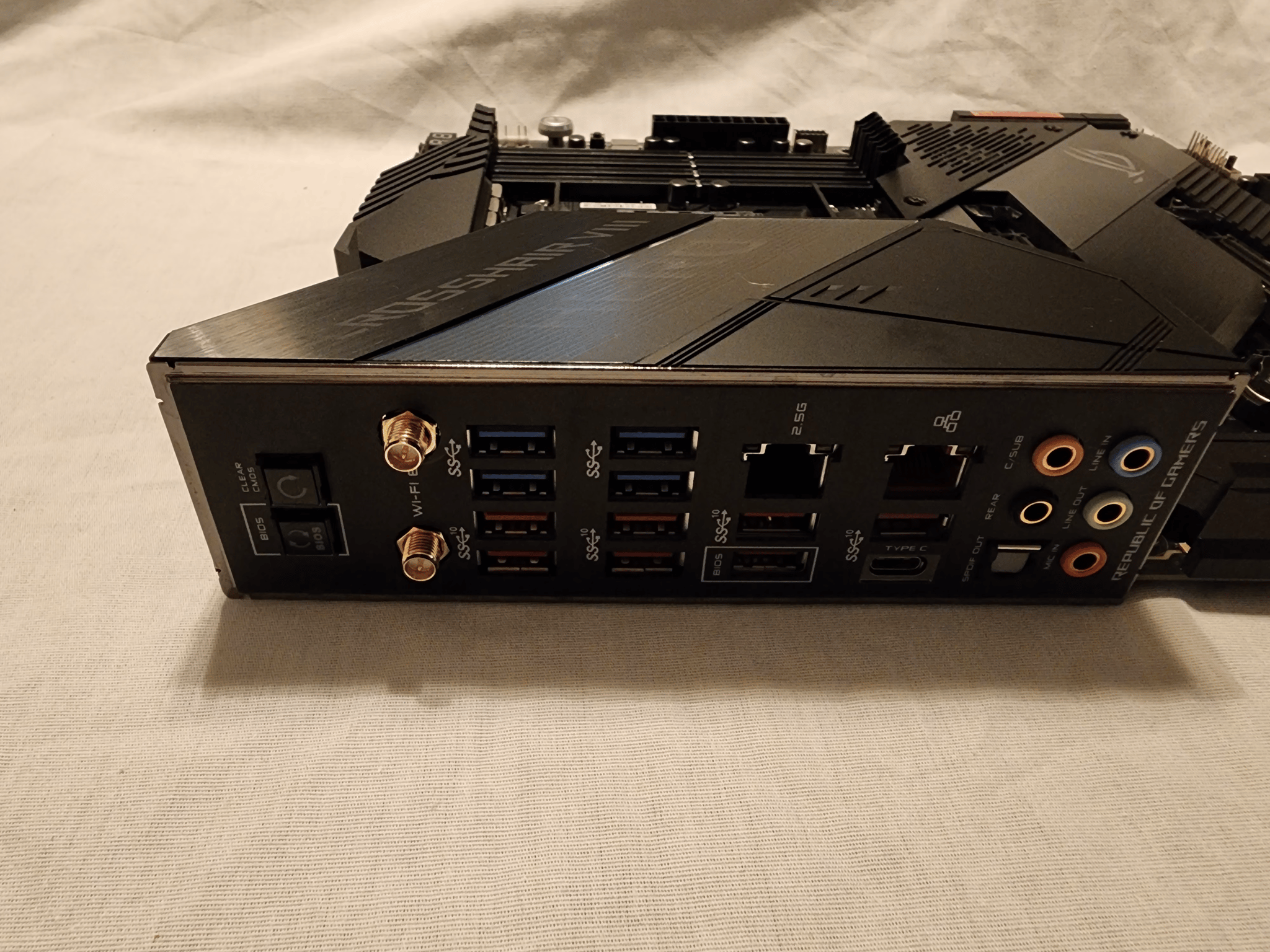 ASUS ROG Crosshair VIII Hero (Wi-Fi) AMD AM4 x570 DDR4 PCI-E 4.0 ATX Motherboard