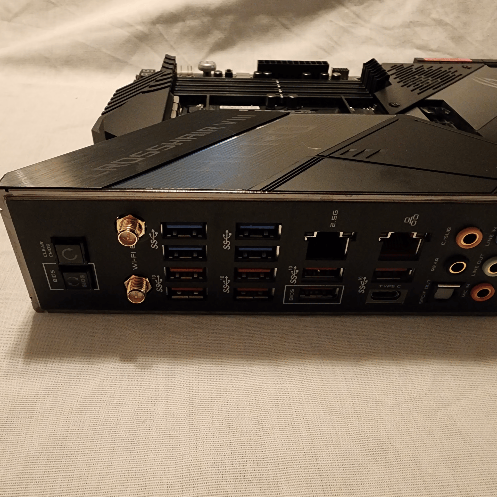 ASUS ROG Crosshair VIII Hero (Wi-Fi) AMD AM4 x570 DDR4 PCI-E 4.0 ATX Motherboard