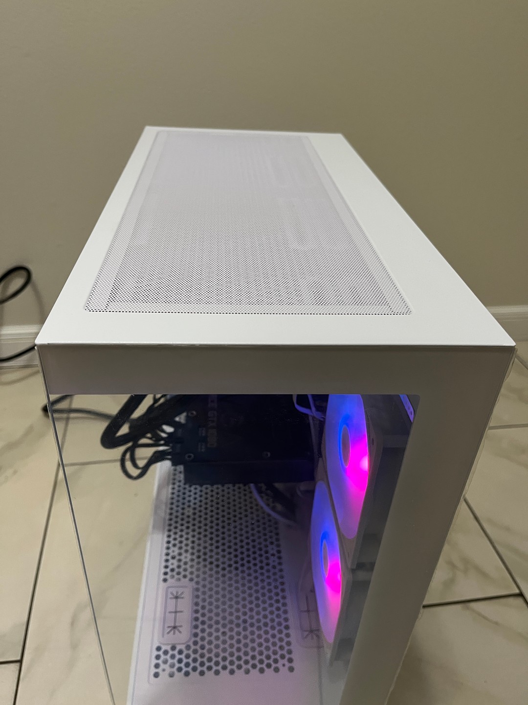NVIDIA GTX 1080, Intel i7-6700, 16GB RAM, 870 GB Storage, High FPS