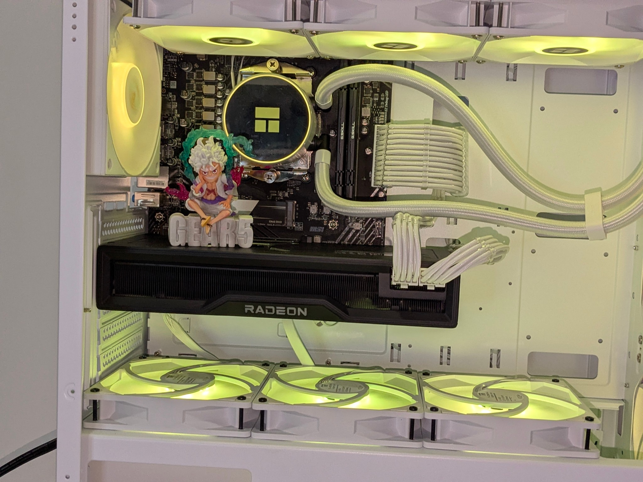 Luffy D "Gear AM/5" Build🔥⚪️Ryzen 7 7700⚪️RX 6950XT⚪️32GB RAM⚪️1TB NVMe⚪️Windows 11 Prof.