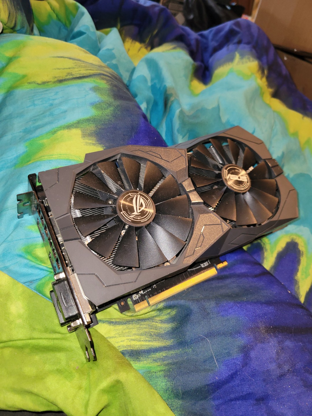 PCパーツ Asus Rog Strix RX570 Asus ROG STRIX Radeon RX 570 | Jawa