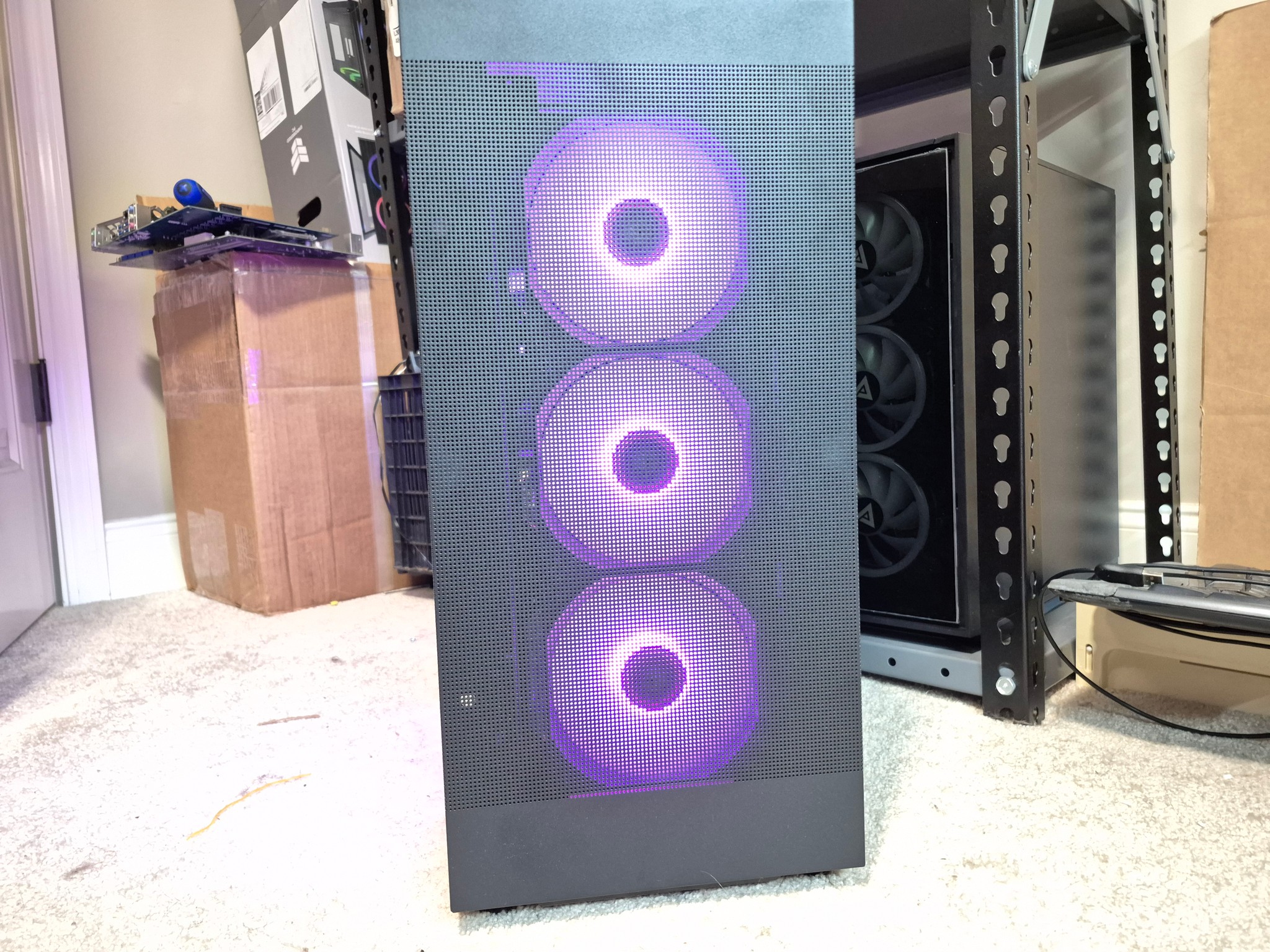 80 FPS Fortnite | i5-4590 , 16GB RAM, 480GB SSD, R9 280 3GB, RGB