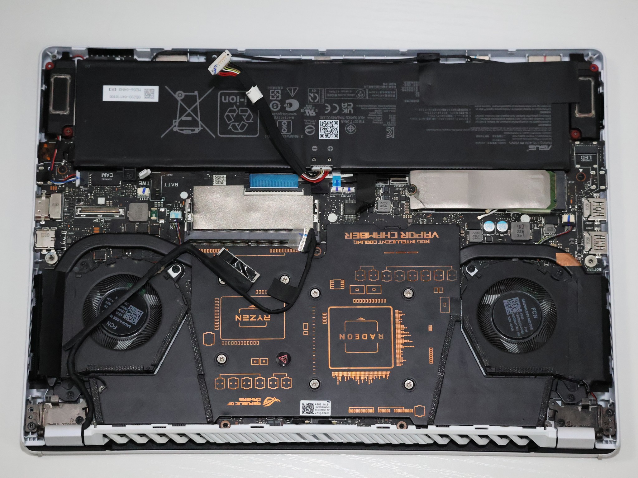 ASUS ROG Zephyrus G14 GA402RJ Ryzen 9 6900HS – For Parts or Repair