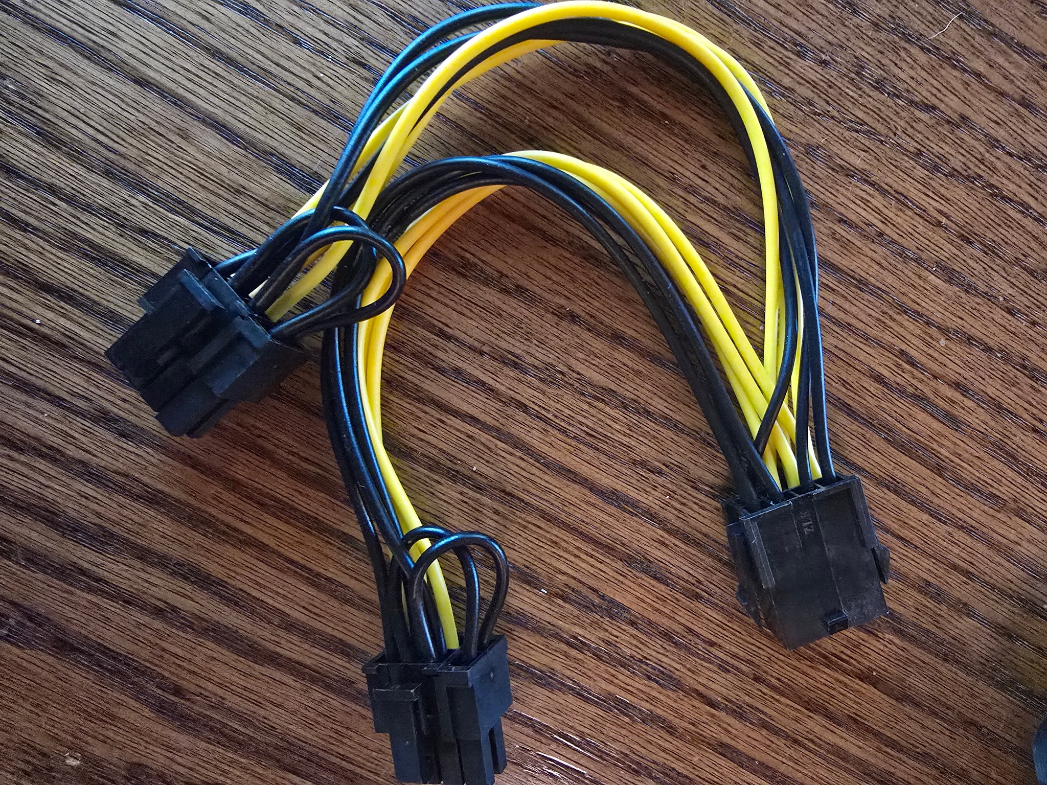 Power Cable 8 Pin Dual PCIe 8 Pin (6+2) Graphics Card PCI Express Power Adapter GPU VGA Y-Splitter