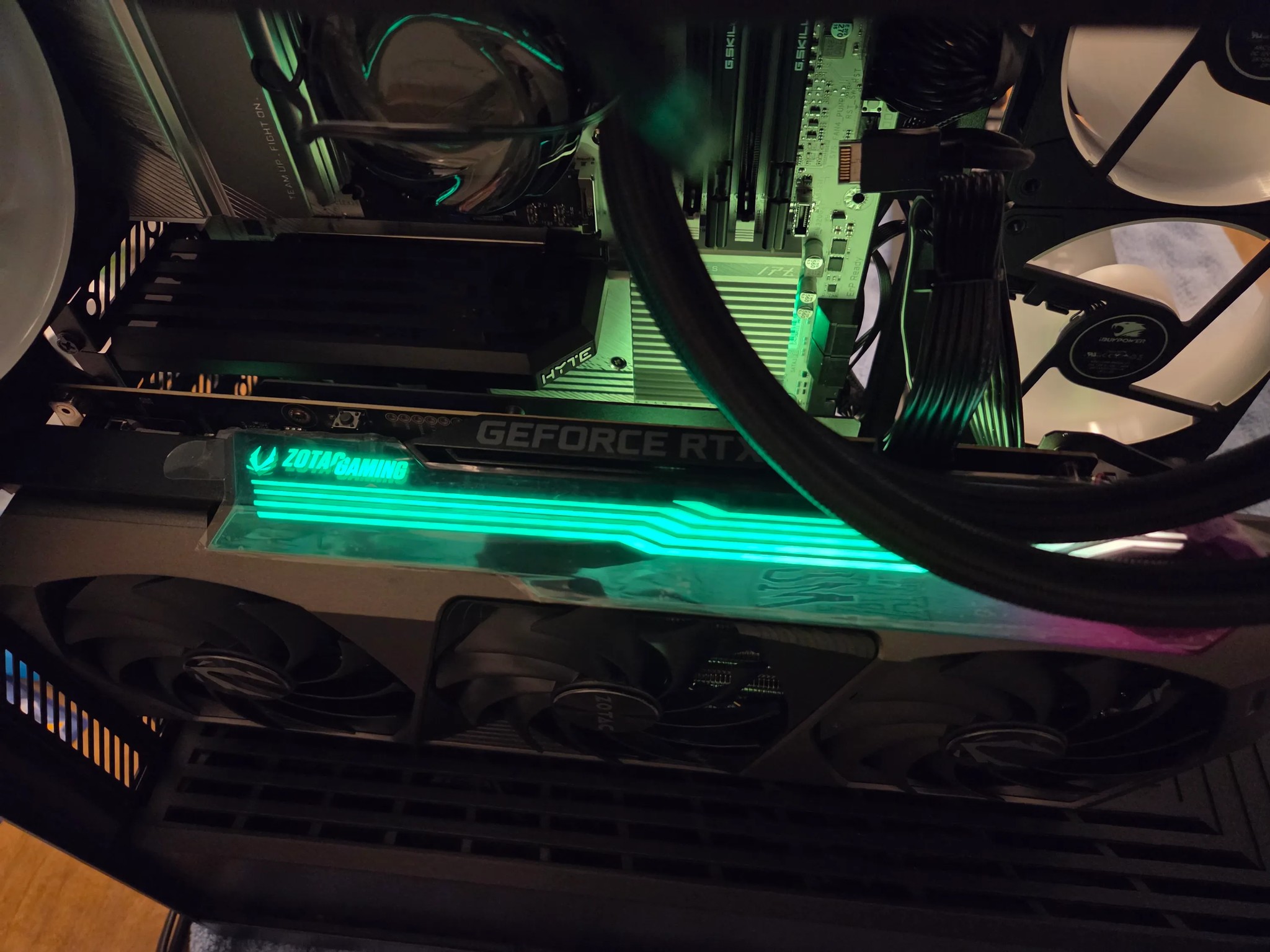 ZOTAC GAMING RTX 4070 Ti SUPER AMP HOLO 16GB GDDR6X