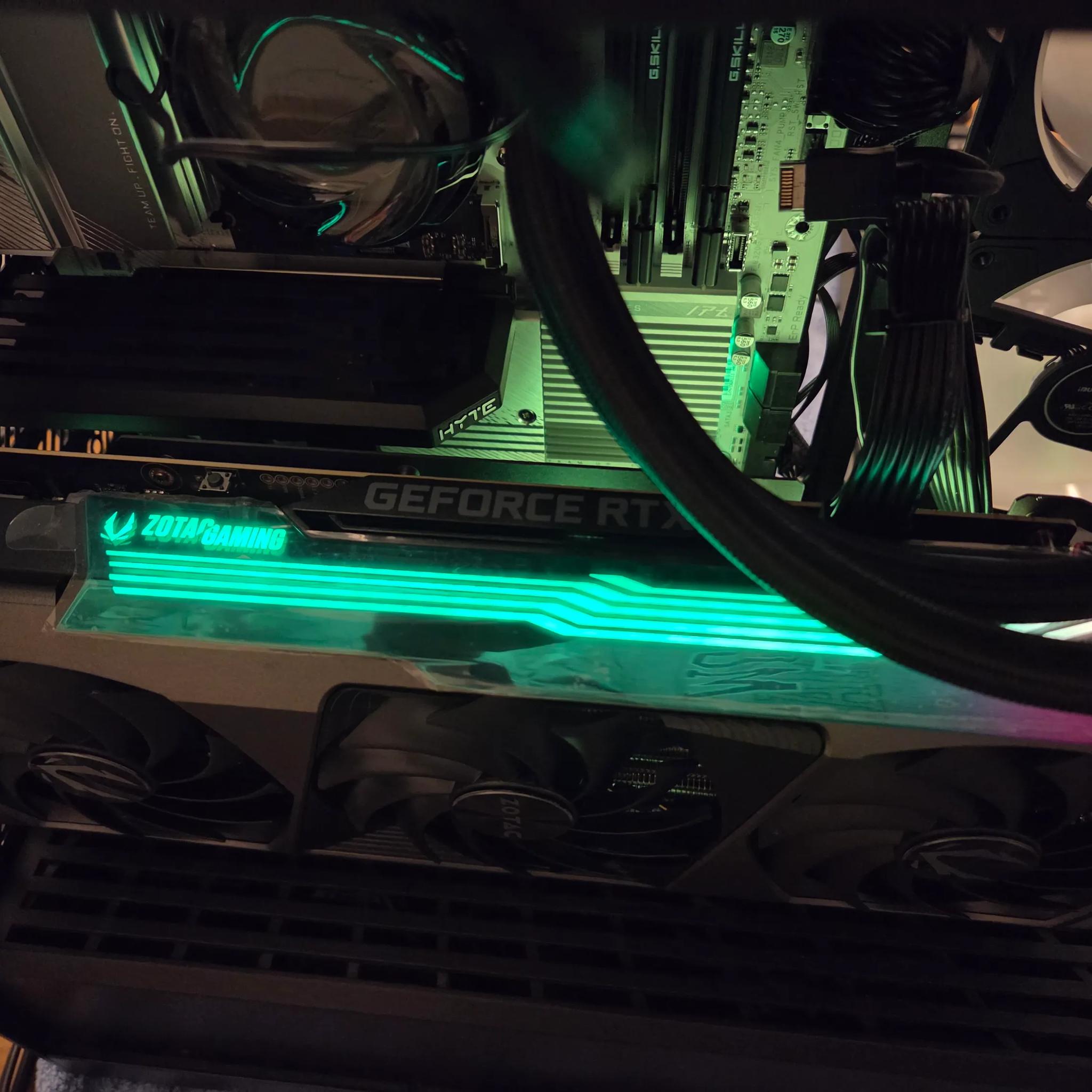 ZOTAC GAMING RTX 4070 Ti SUPER AMP HOLO 16GB GDDR6X