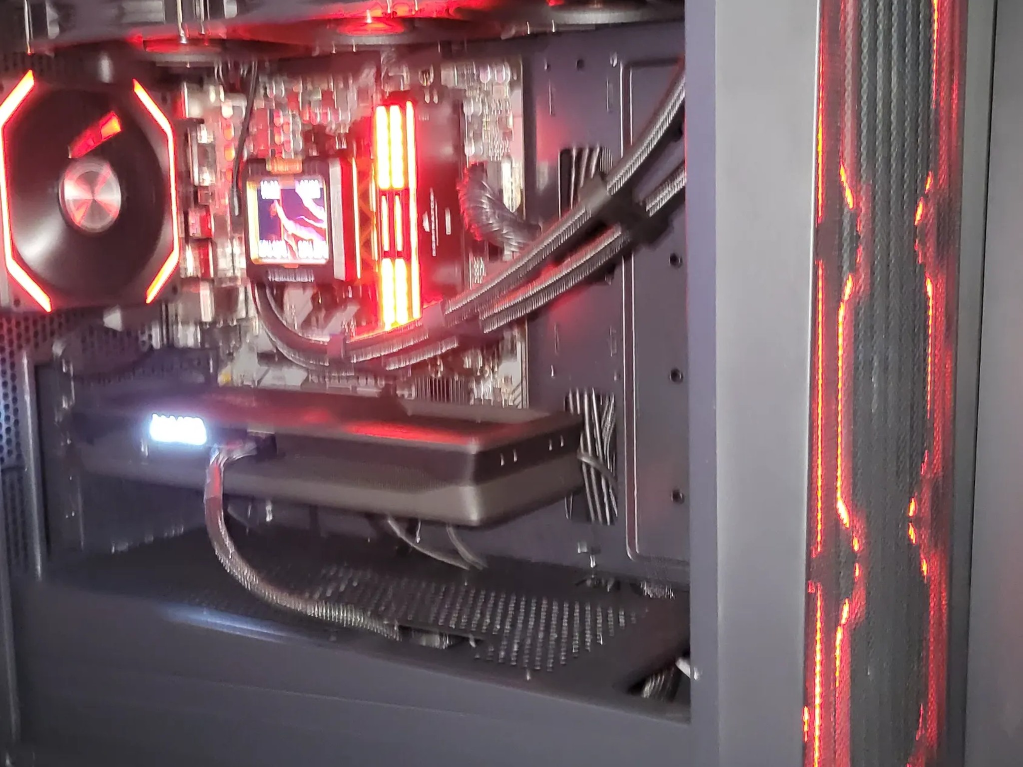 🖤🔥 Fiery Blackout MicroATX • Arc B550 LE• Benchmark-Tuned & Silent