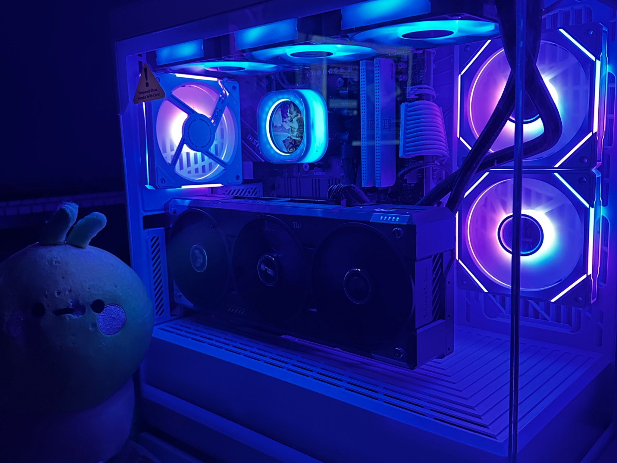 White & Black Hyte Y40, 7800x3d paired with an ASUS TUF 5070ti 16gb