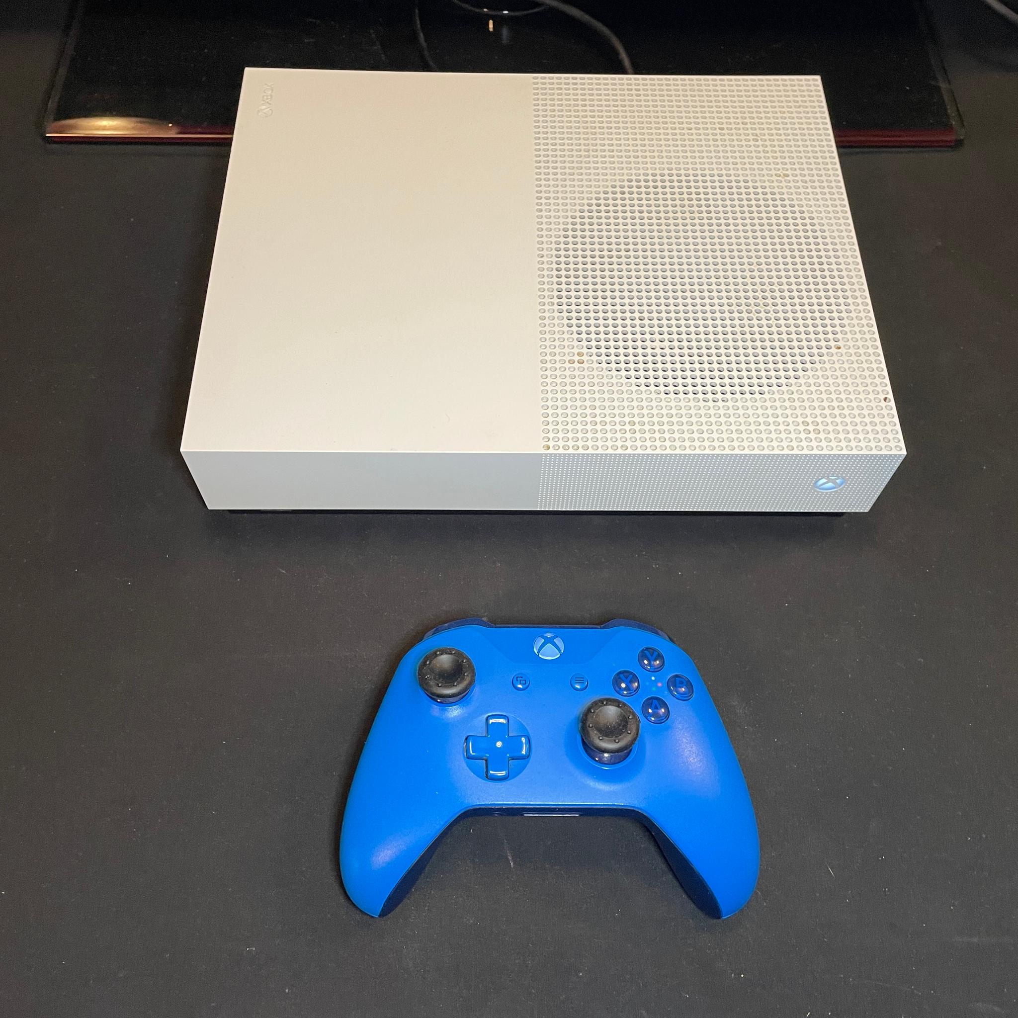 Xbox One Digital Edition With Accessories