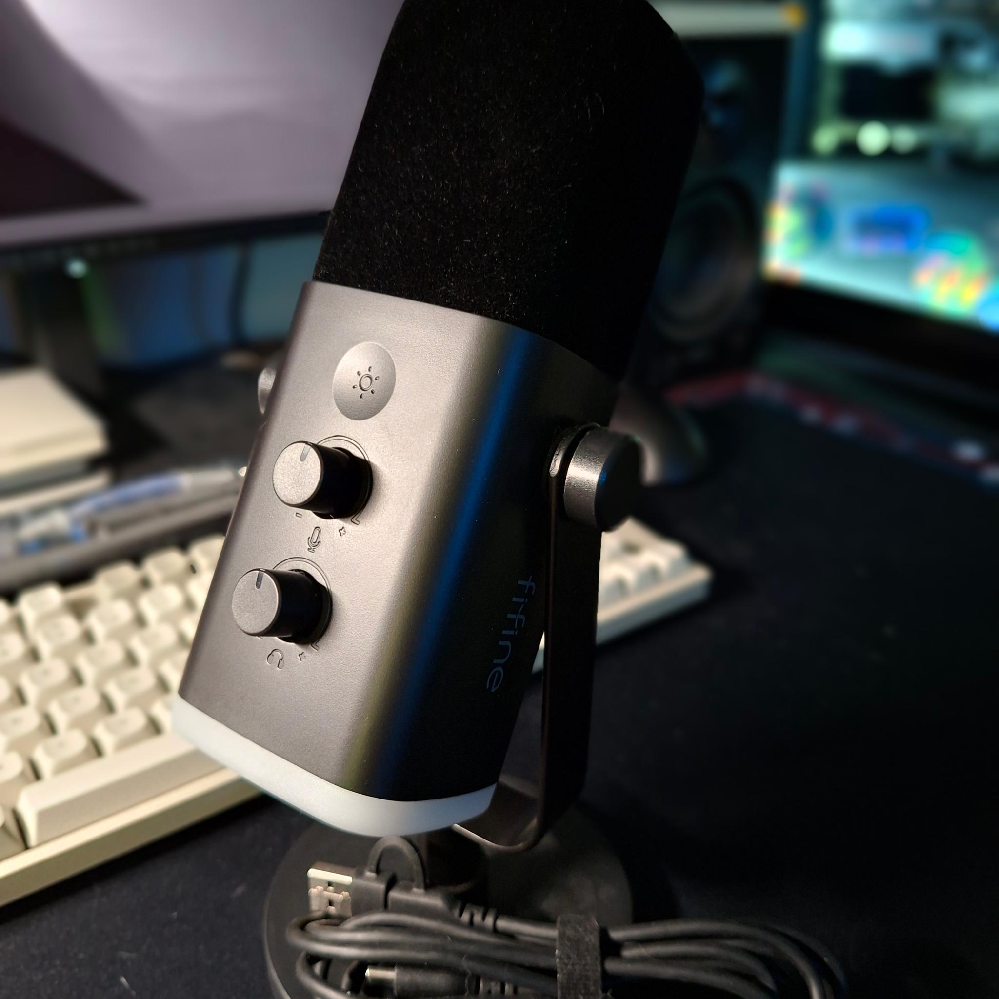 Fifine AM8 USB/XLR Dynamic Microphone