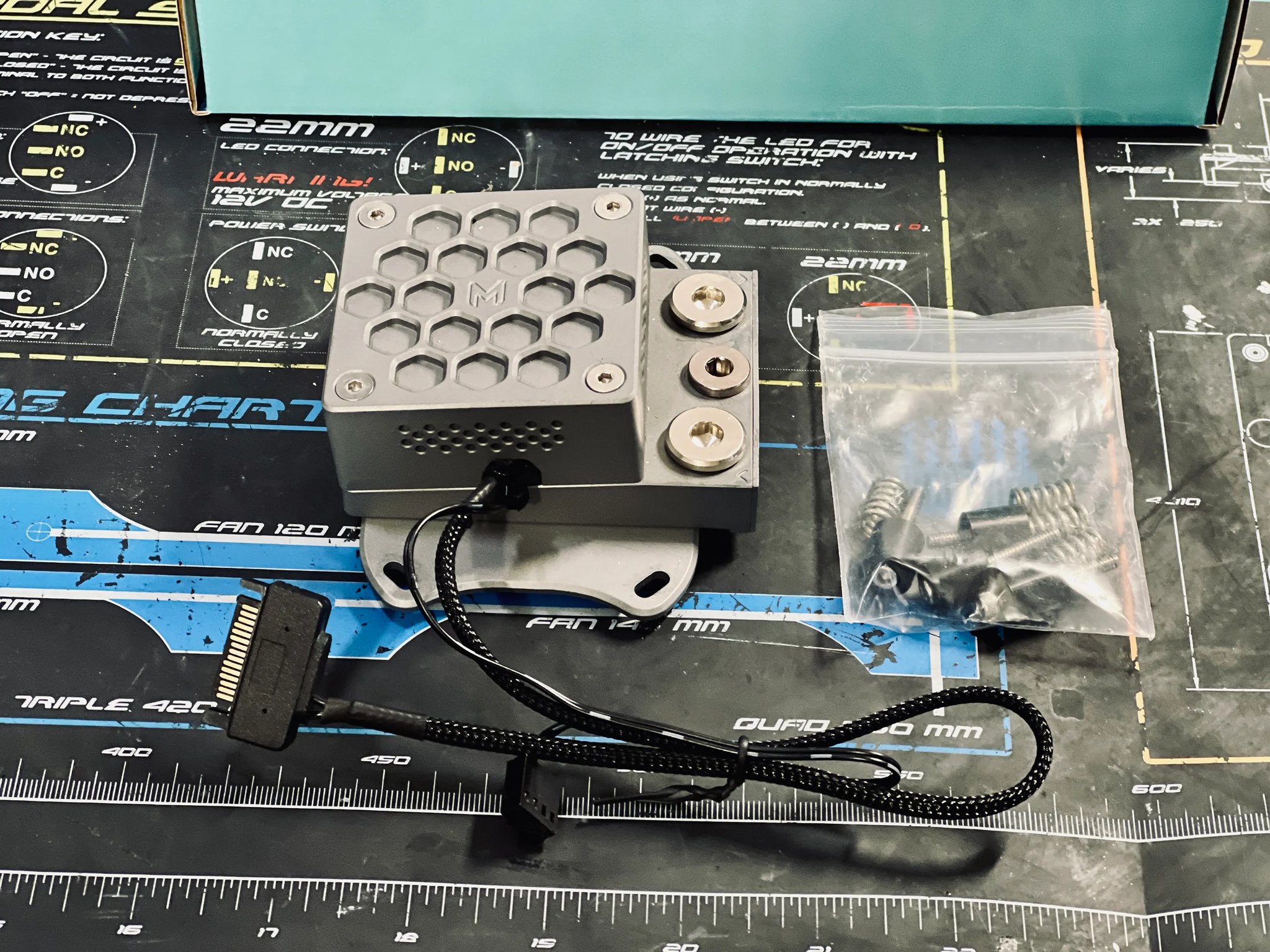 Modultra LOBO pump block w/ emitter heatsink and EKWB DDC 4.2 PWM Motor - *FOR AM4-5*